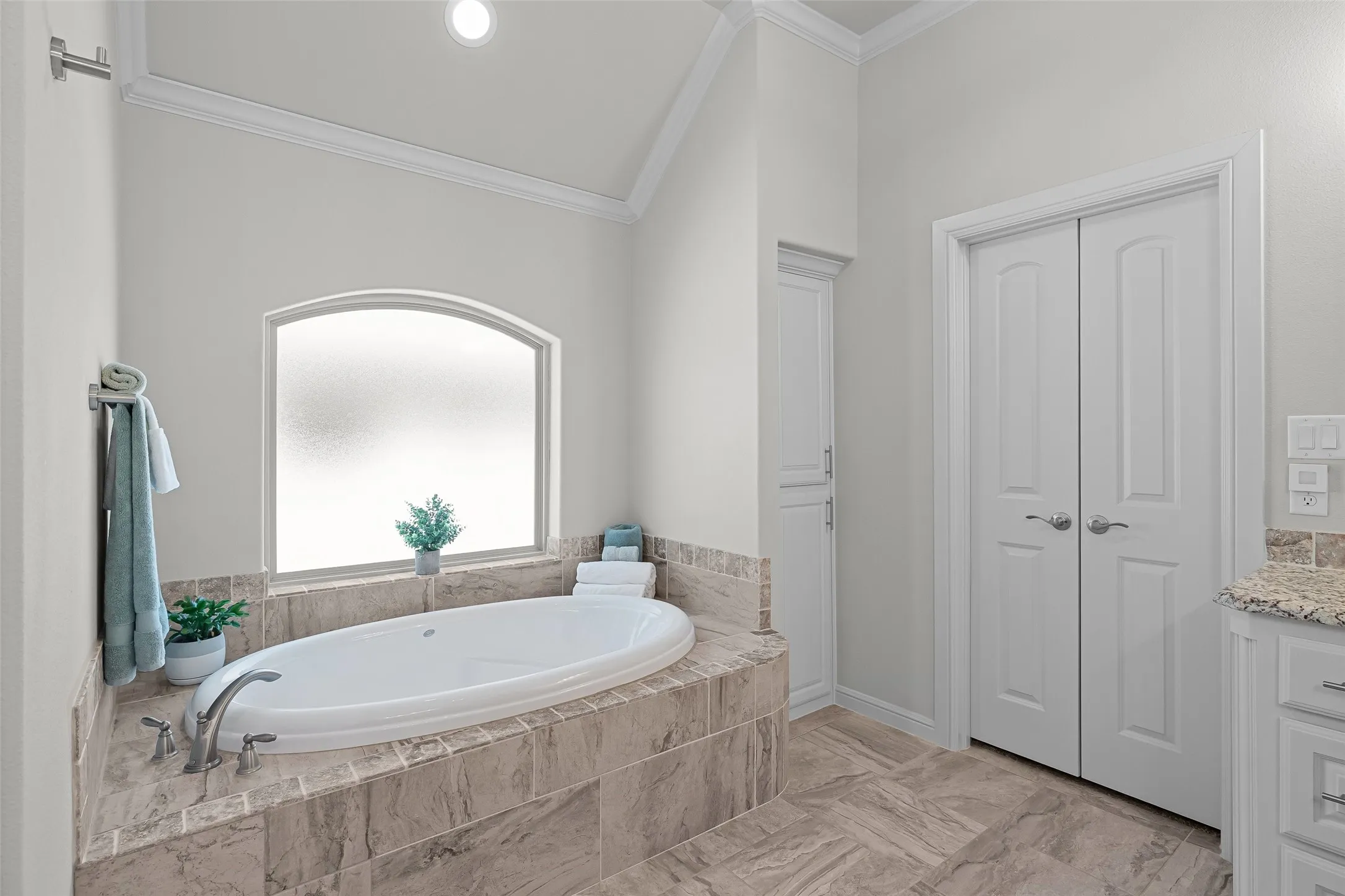 Single Family Residence For Sale in Hood County , 1019 Anna Circle, Granbury, Texas 76048, 4 Bedroom, 3 Bathroom, 2 Garage spaces, 2,446 Sqft, built in 2021, Preowned, mls#21123335, Real Estate Agent in Granbury, Homes For Sale in Hood county, Homes For Sale in Granbury, Realtor in Granbury Texas, Real Estate Brokerage Independent Realty Texas, Luminita Cordes Realtor