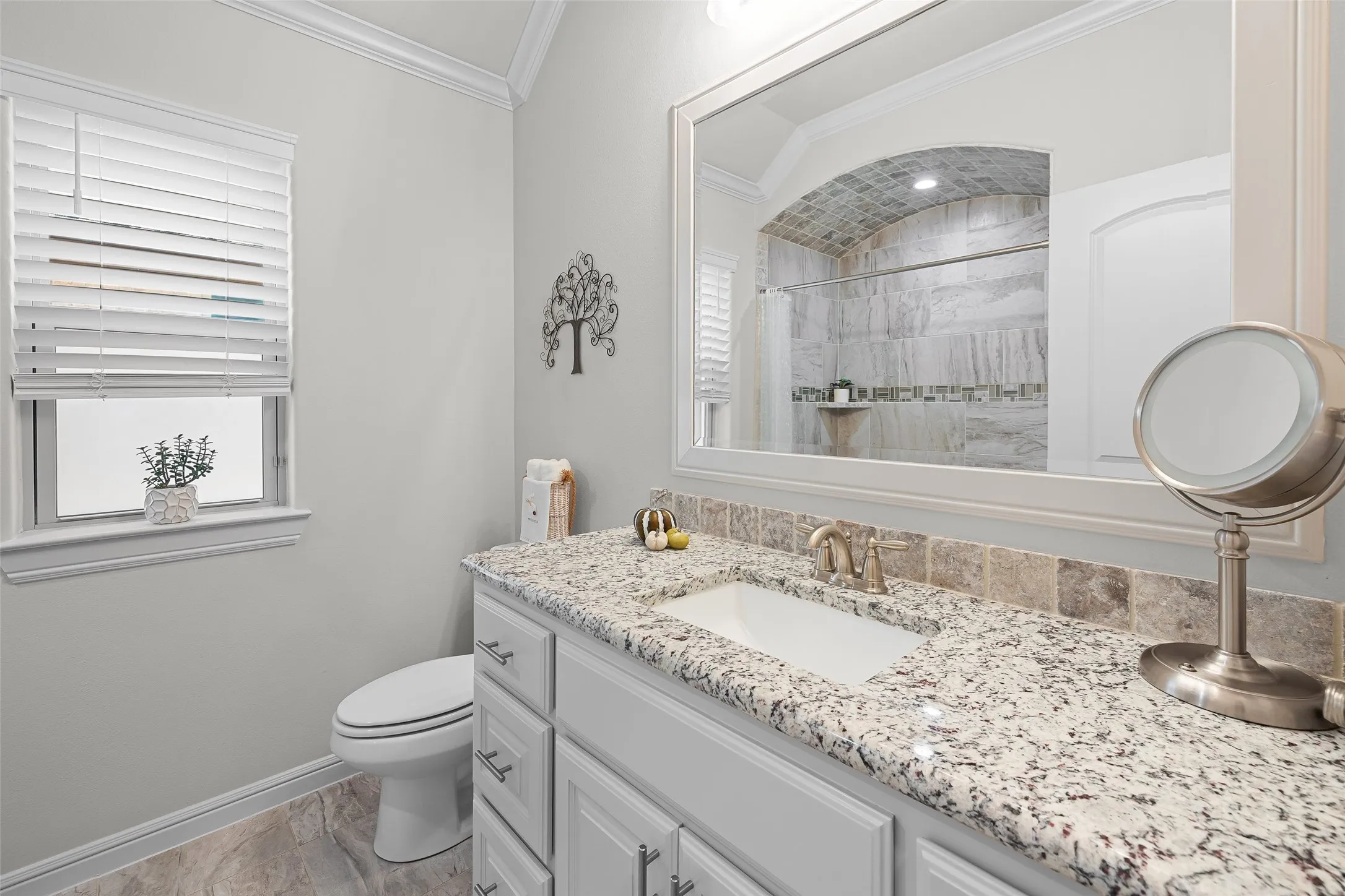 Single Family Residence For Sale in Hood County , 1019 Anna Circle, Granbury, Texas 76048, 4 Bedroom, 3 Bathroom, 2 Garage spaces, 2,446 Sqft, built in 2021, Preowned, mls#21123335, Real Estate Agent in Granbury, Homes For Sale in Hood county, Homes For Sale in Granbury, Realtor in Granbury Texas, Real Estate Brokerage Independent Realty Texas, Luminita Cordes Realtor