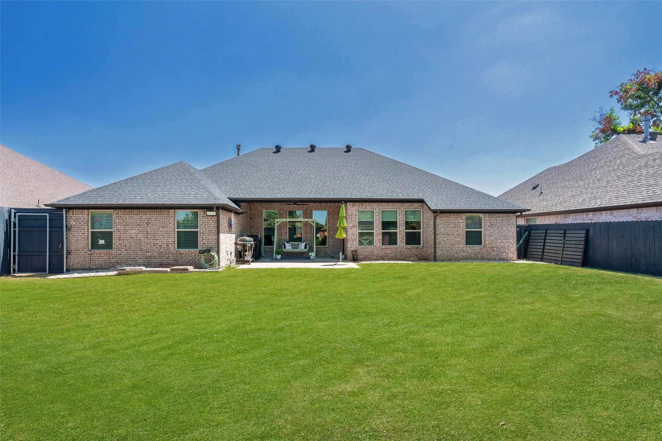 Single Family Residence For Sale in Hood County , 1019 Anna Circle, Granbury, Texas 76048, 4 Bedroom, 3 Bathroom, 2 Garage spaces, 2,446 Sqft, built in 2021, Preowned, mls#21123335, Real Estate Agent in Granbury, Homes For Sale in Hood county, Homes For Sale in Granbury, Realtor in Granbury Texas, Real Estate Brokerage Independent Realty Texas, Luminita Cordes Realtor