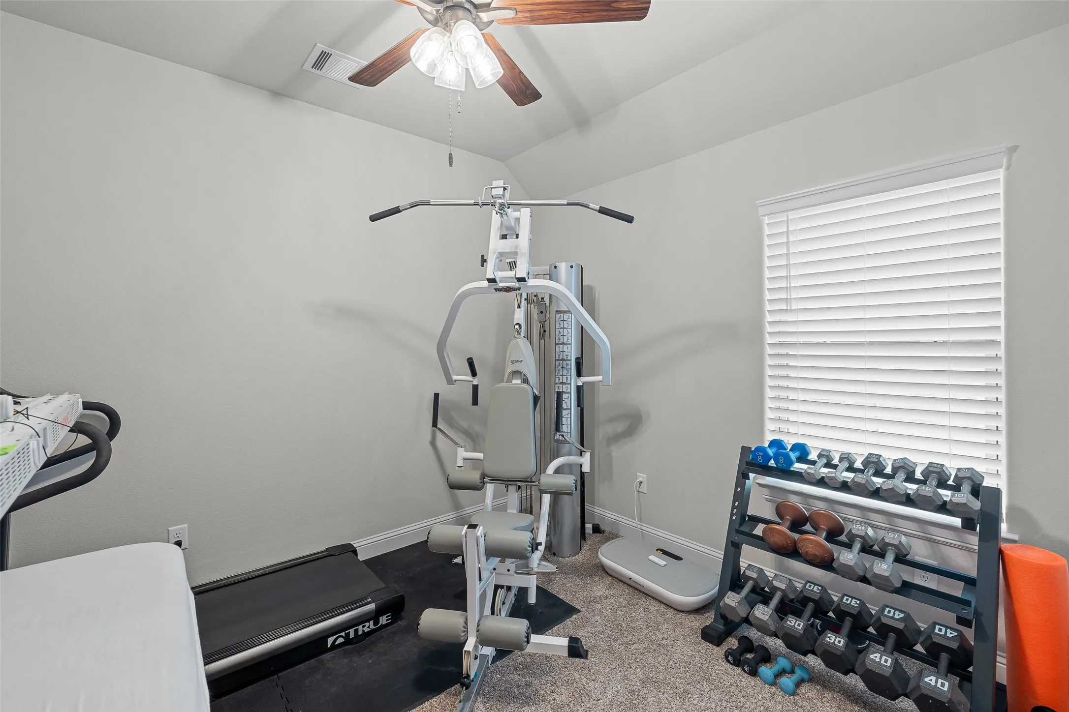 Single Family Residence For Sale in Hood County , 1019 Anna Circle, Granbury, Texas 76048, 4 Bedroom, 3 Bathroom, 2 Garage spaces, 2,446 Sqft, built in 2021, Preowned, mls#21123335, Real Estate Agent in Granbury, Homes For Sale in Hood county, Homes For Sale in Granbury, Realtor in Granbury Texas, Real Estate Brokerage Independent Realty Texas, Luminita Cordes Realtor