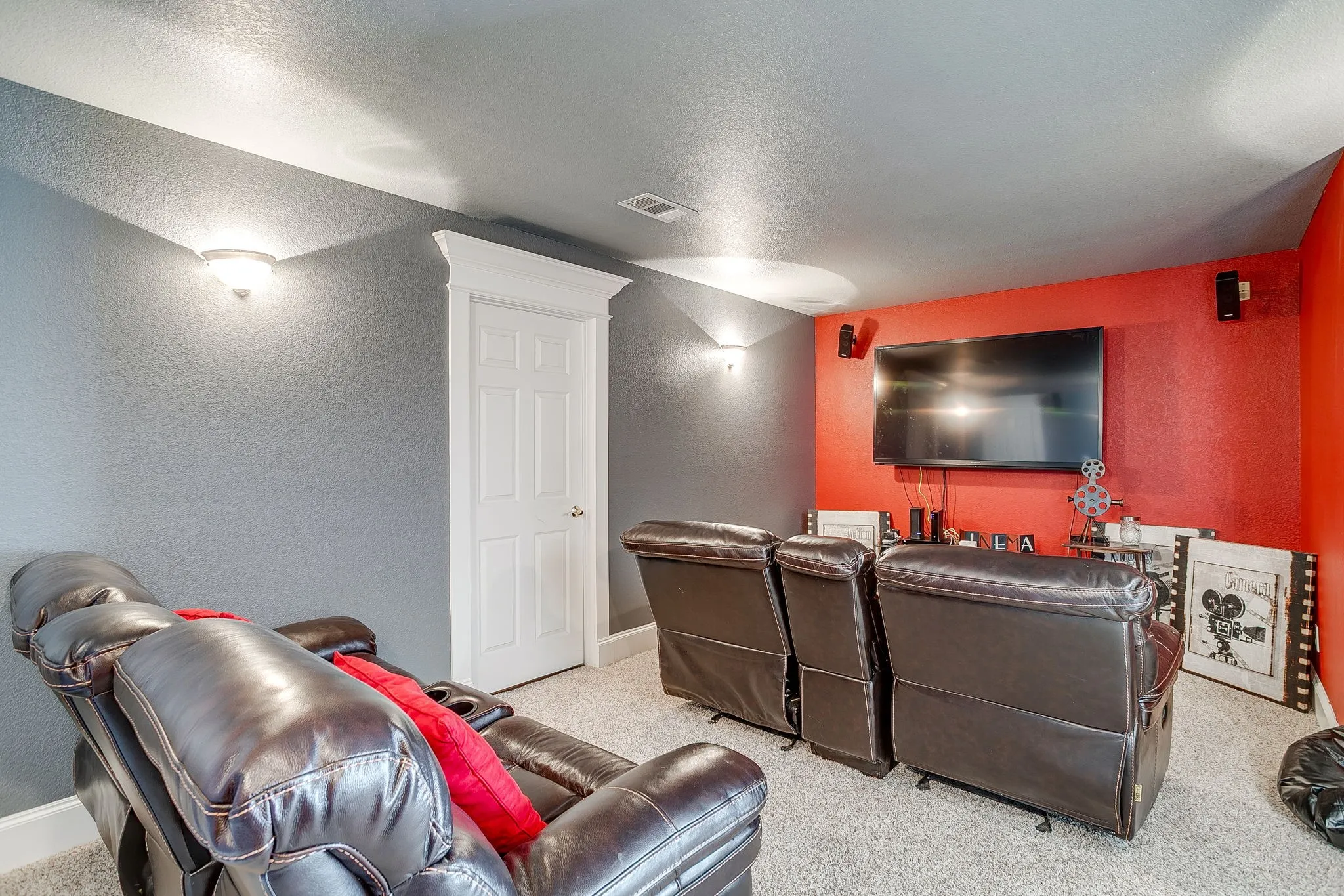 Single Family Residence For Sale in Tarrant County , 253 Bayne Road, Haslet, Texas 76052, 6 Bedroom, 6 Bathroom, 3 Garage spaces, 5,964 Sqft, built in 2003, Preowned, mls#21114806, Real Estate Agent in Haslet, Homes For Sale in Tarrant county, Homes For Sale in Haslet, Realtor in Haslet Texas, Real Estate Brokerage Independent Realty Texas, Luminita Cordes Realtor