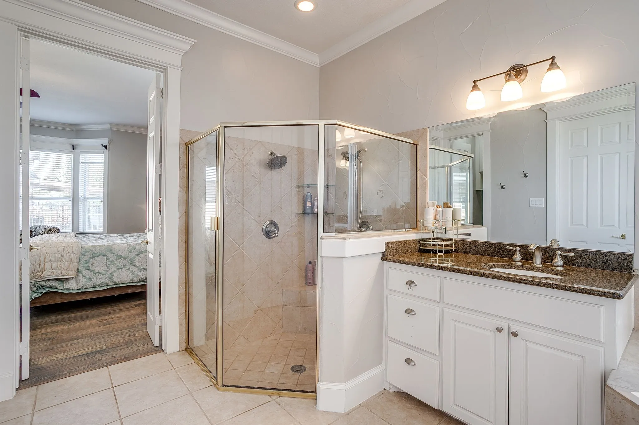 Single Family Residence For Sale in Tarrant County , 253 Bayne Road, Haslet, Texas 76052, 6 Bedroom, 6 Bathroom, 3 Garage spaces, 5,964 Sqft, built in 2003, Preowned, mls#21114806, Real Estate Agent in Haslet, Homes For Sale in Tarrant county, Homes For Sale in Haslet, Realtor in Haslet Texas, Real Estate Brokerage Independent Realty Texas, Luminita Cordes Realtor