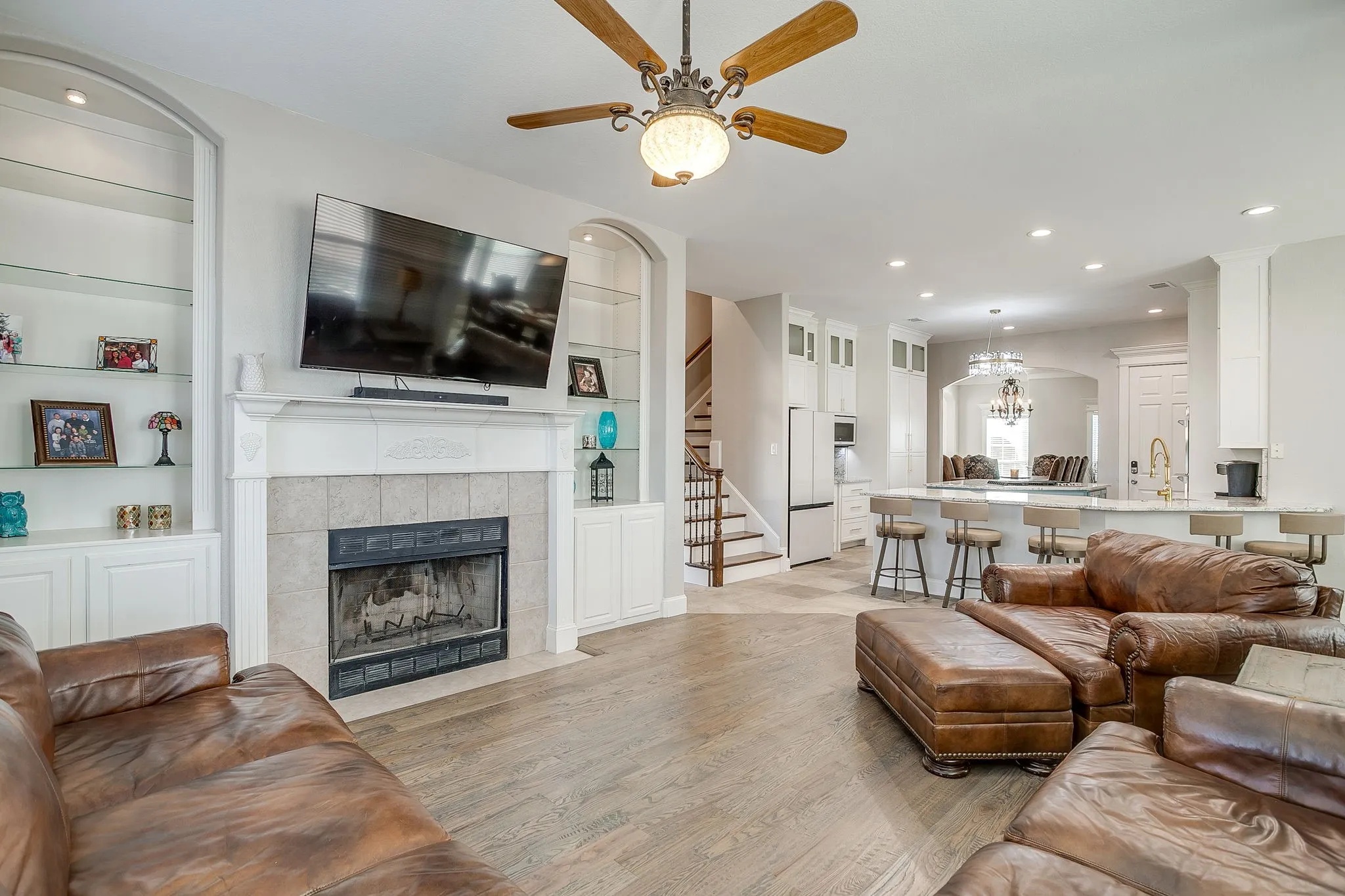 Single Family Residence For Sale in Tarrant County , 253 Bayne Road, Haslet, Texas 76052, 6 Bedroom, 6 Bathroom, 3 Garage spaces, 5,964 Sqft, built in 2003, Preowned, mls#21114806, Real Estate Agent in Haslet, Homes For Sale in Tarrant county, Homes For Sale in Haslet, Realtor in Haslet Texas, Real Estate Brokerage Independent Realty Texas, Luminita Cordes Realtor
