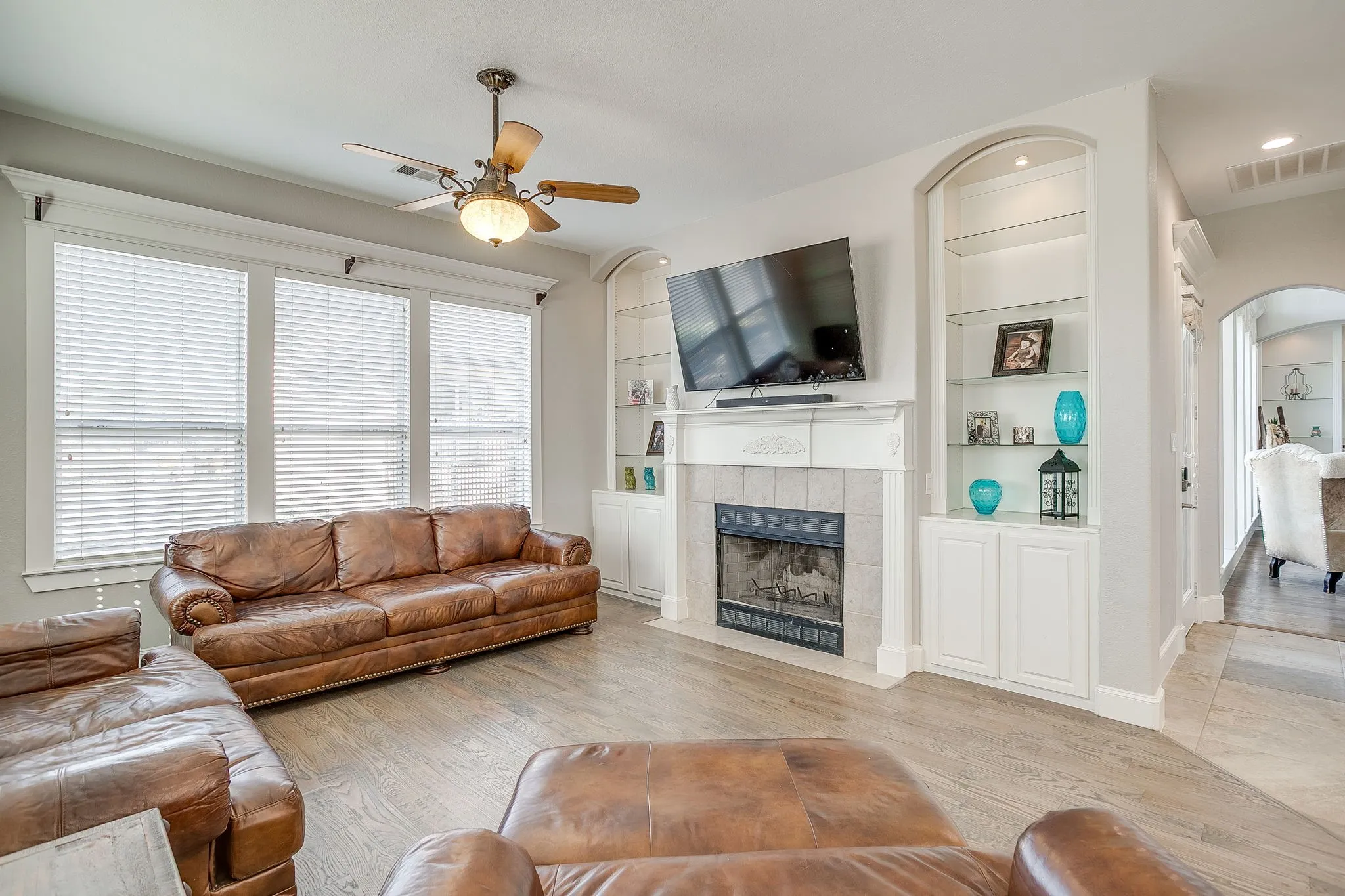 Single Family Residence For Sale in Tarrant County , 253 Bayne Road, Haslet, Texas 76052, 6 Bedroom, 6 Bathroom, 3 Garage spaces, 5,964 Sqft, built in 2003, Preowned, mls#21114806, Real Estate Agent in Haslet, Homes For Sale in Tarrant county, Homes For Sale in Haslet, Realtor in Haslet Texas, Real Estate Brokerage Independent Realty Texas, Luminita Cordes Realtor