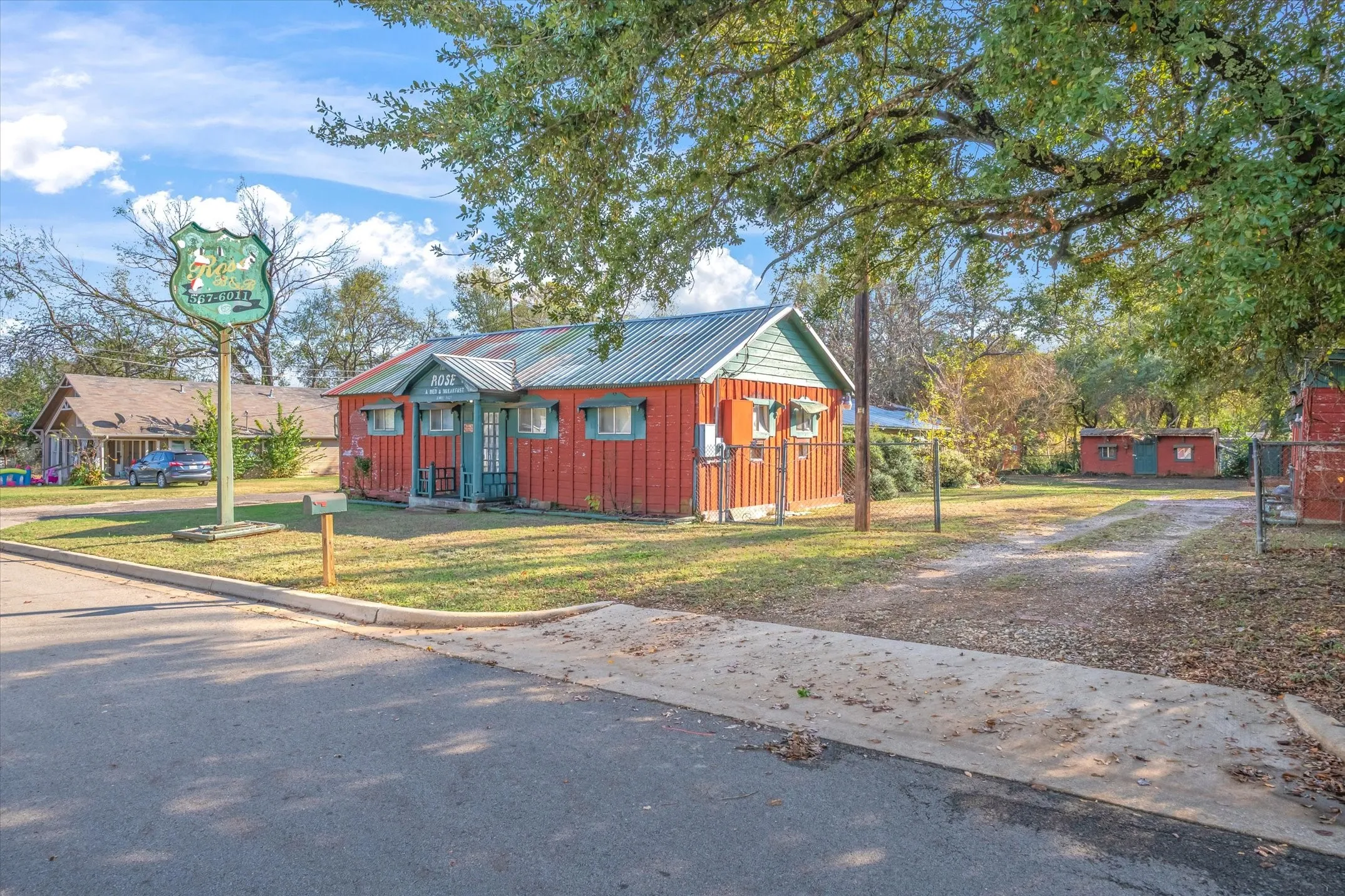Hotel/Motel For Sale in Van Zandt County , 281 E Goshen Street, Canton, Texas 75103, 0, 0, Garage spaces, 0 Sqft, built in 1951, Unknown, Price $109,900, mls#21124962, Real Estate Agent in Canton, Homes For Sale in Van Zandt county, Homes For Sale in Canton, Realtor in Canton Texas, Real Estate Brokerage Independent Realty Texas, Luminita Cordes Realtor