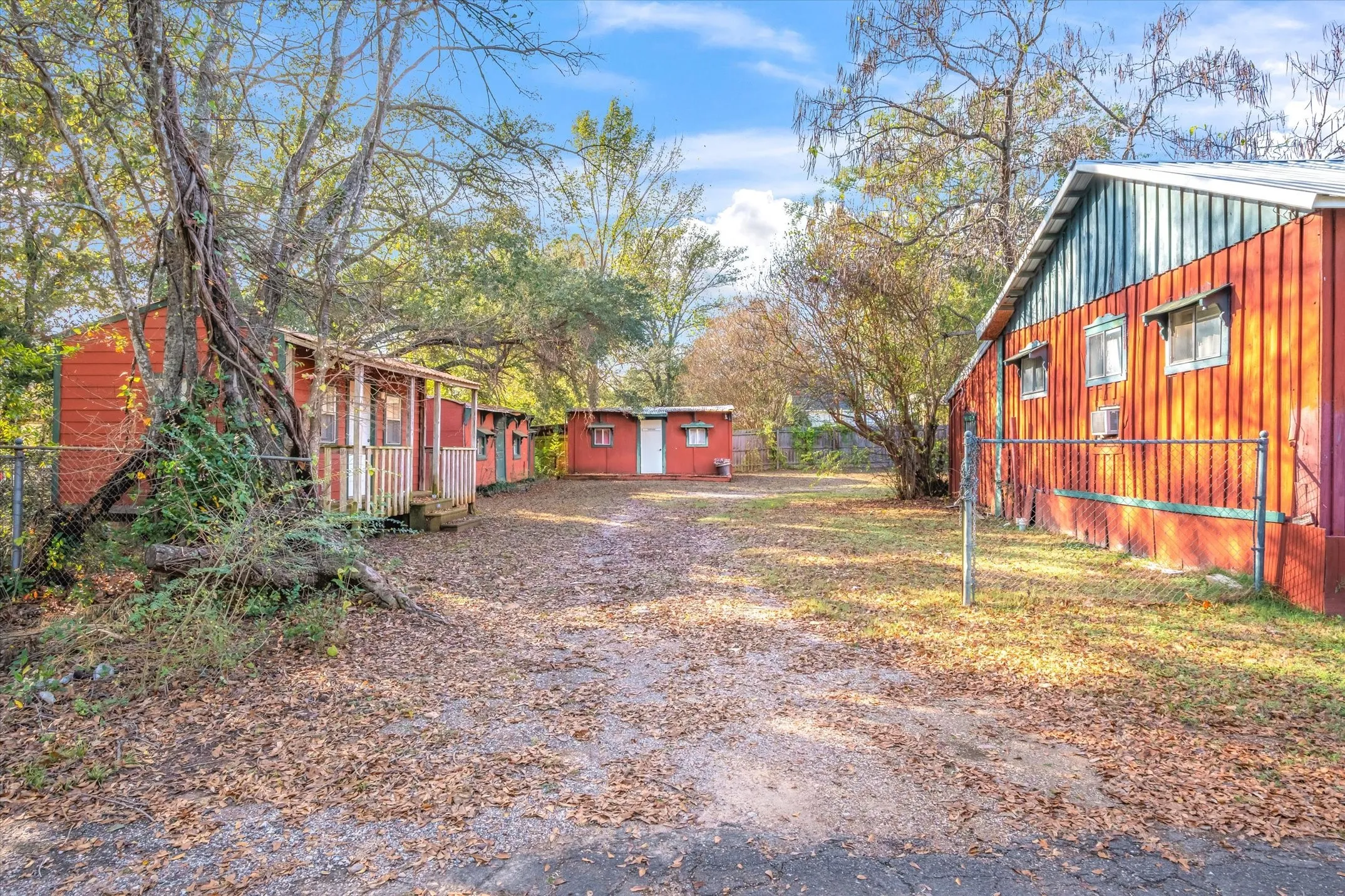 Hotel/Motel For Sale in Van Zandt County , 281 E Goshen Street, Canton, Texas 75103, 0, 0, Garage spaces, 0 Sqft, built in 1951, Unknown, Price $109,900, mls#21124962, Real Estate Agent in Canton, Homes For Sale in Van Zandt county, Homes For Sale in Canton, Realtor in Canton Texas, Real Estate Brokerage Independent Realty Texas, Luminita Cordes Realtor
