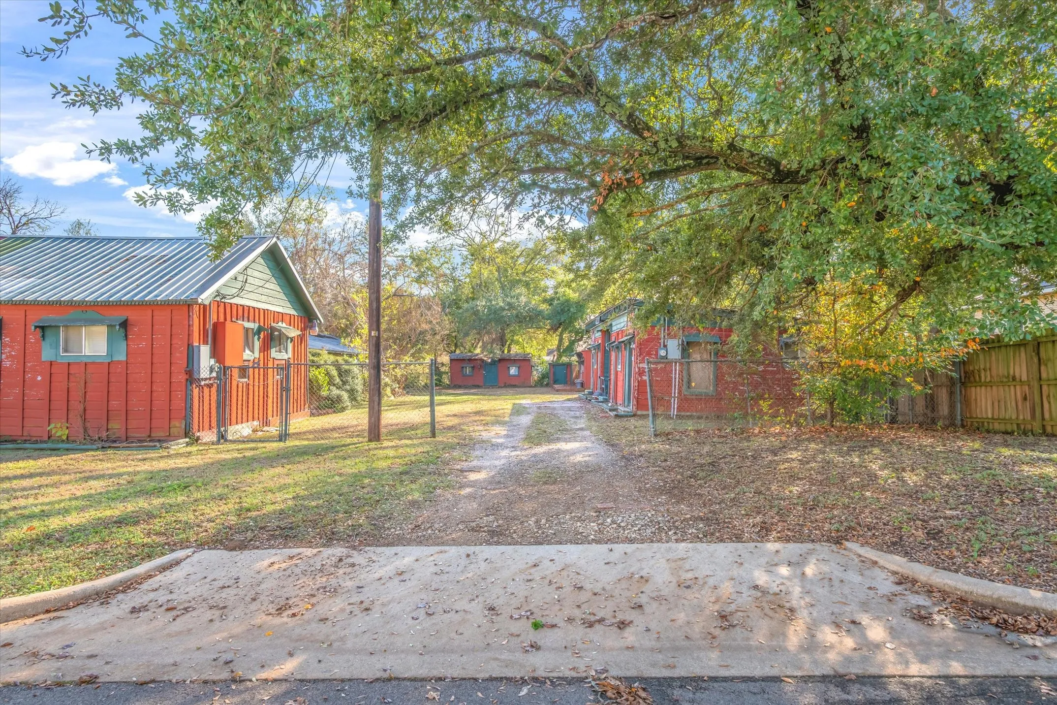 Hotel/Motel For Sale in Van Zandt County , 281 E Goshen Street, Canton, Texas 75103, 0, 0, Garage spaces, 0 Sqft, built in 1951, Unknown, Price $109,900, mls#21124962, Real Estate Agent in Canton, Homes For Sale in Van Zandt county, Homes For Sale in Canton, Realtor in Canton Texas, Real Estate Brokerage Independent Realty Texas, Luminita Cordes Realtor