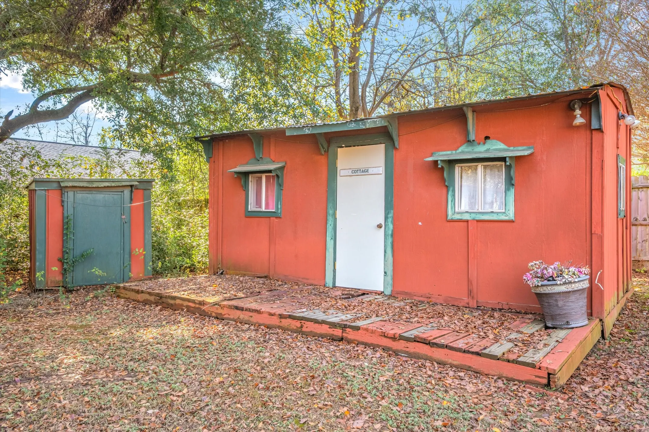 Hotel/Motel For Sale in Van Zandt County , 281 E Goshen Street, Canton, Texas 75103, 0, 0, Garage spaces, 0 Sqft, built in 1951, Unknown, Price $109,900, mls#21124962, Real Estate Agent in Canton, Homes For Sale in Van Zandt county, Homes For Sale in Canton, Realtor in Canton Texas, Real Estate Brokerage Independent Realty Texas, Luminita Cordes Realtor