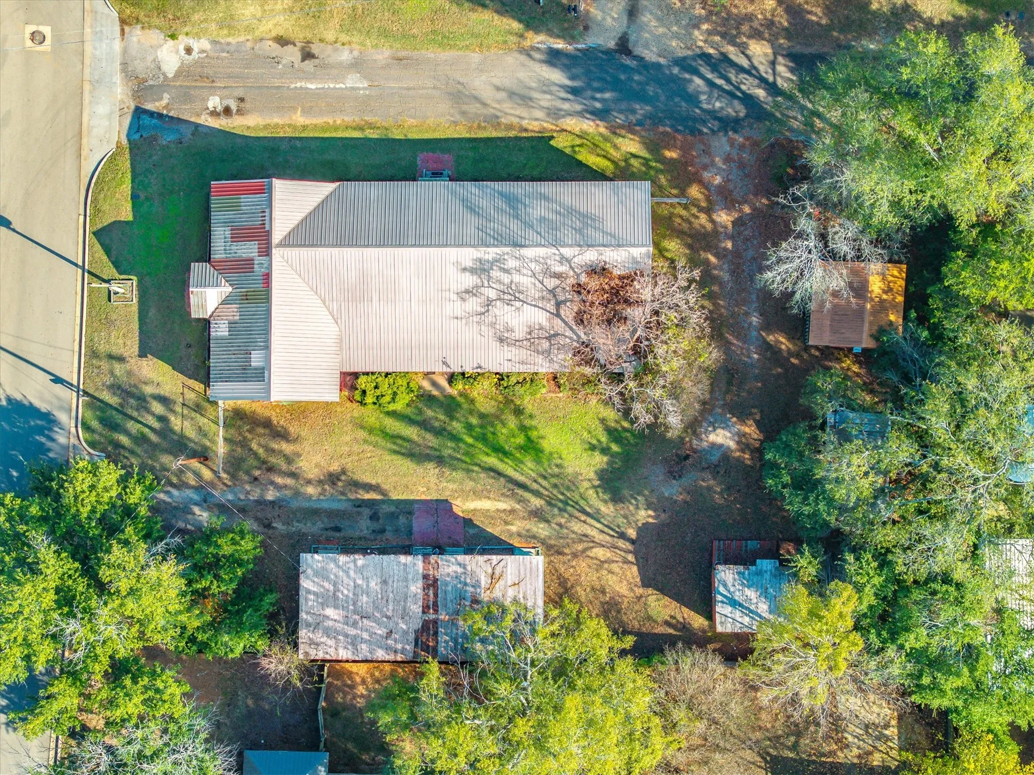 Hotel/Motel For Sale in Van Zandt County , 281 E Goshen Street, Canton, Texas 75103, 0, 0, Garage spaces, 0 Sqft, built in 1951, Unknown, Price $109,900, mls#21124962, Real Estate Agent in Canton, Homes For Sale in Van Zandt county, Homes For Sale in Canton, Realtor in Canton Texas, Real Estate Brokerage Independent Realty Texas, Luminita Cordes Realtor