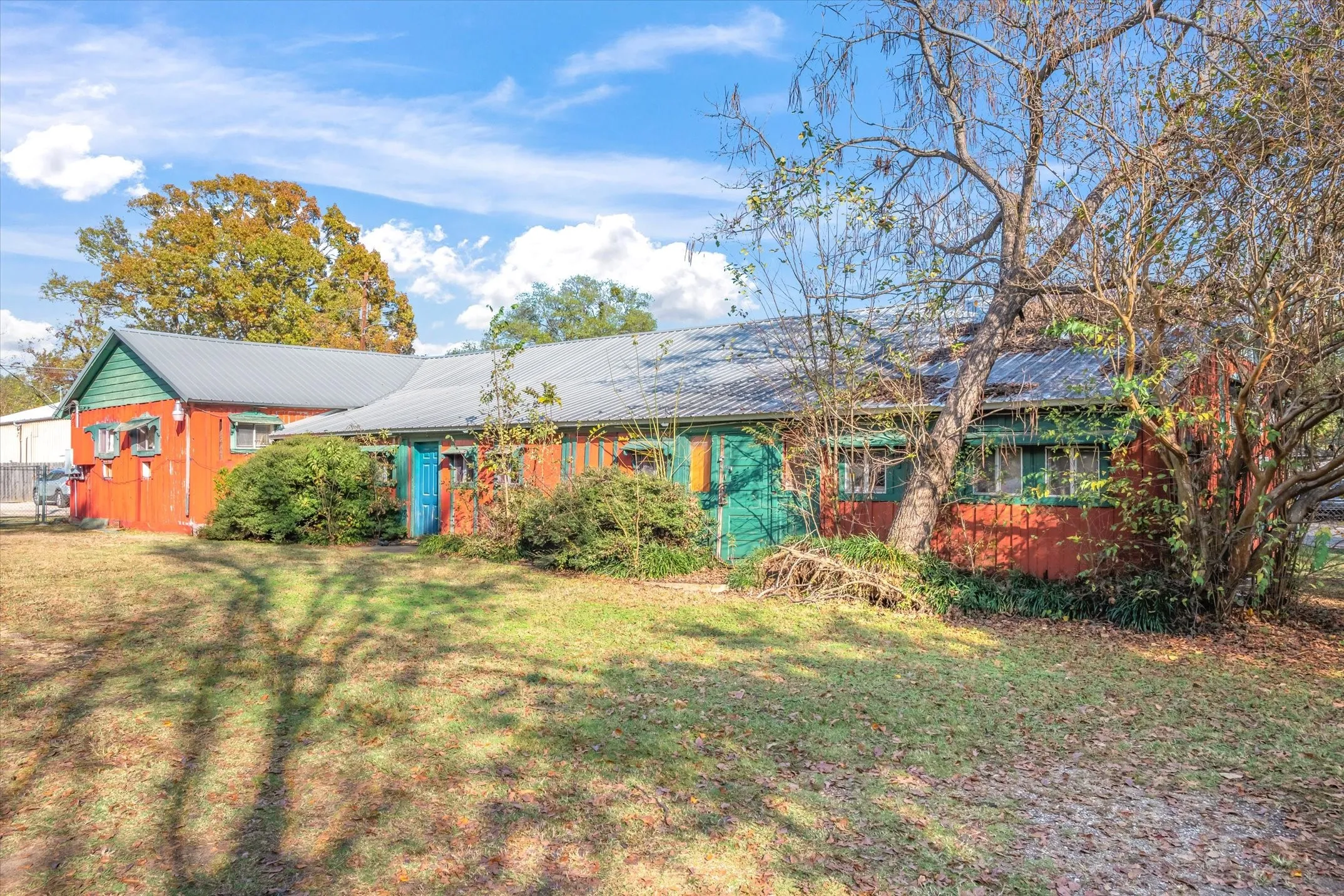 Hotel/Motel For Sale in Van Zandt County , 281 E Goshen Street, Canton, Texas 75103, 0, 0, Garage spaces, 0 Sqft, built in 1951, Unknown, Price $109,900, mls#21124962, Real Estate Agent in Canton, Homes For Sale in Van Zandt county, Homes For Sale in Canton, Realtor in Canton Texas, Real Estate Brokerage Independent Realty Texas, Luminita Cordes Realtor