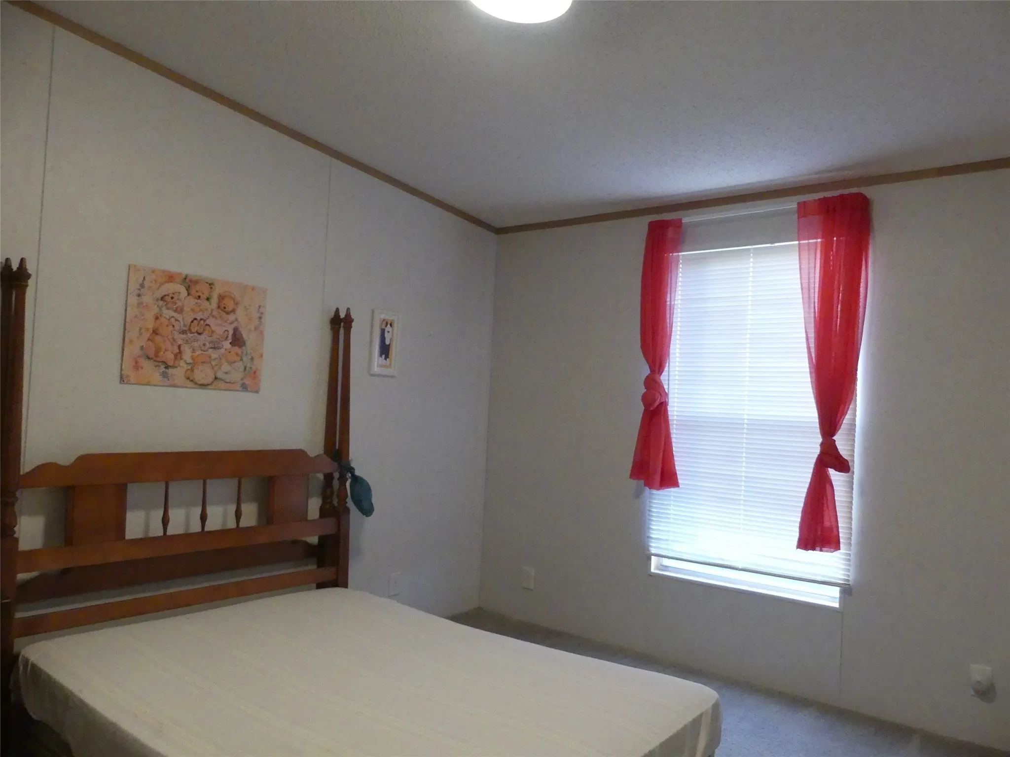 Manufactured Home For Sale in Montague County , 422 Hutchinson Street, Bowie, Texas 76230, 3 Bedroom, 2 Bathroom, Garage spaces, 1,531 Sqft, built in 2003, Preowned, Price $165,000, mls#21125132, Real Estate Agent in Bowie, Homes For Sale in Montague county, Homes For Sale in Bowie, Realtor in Bowie Texas, Real Estate Brokerage Independent Realty Texas, Luminita Cordes Realtor