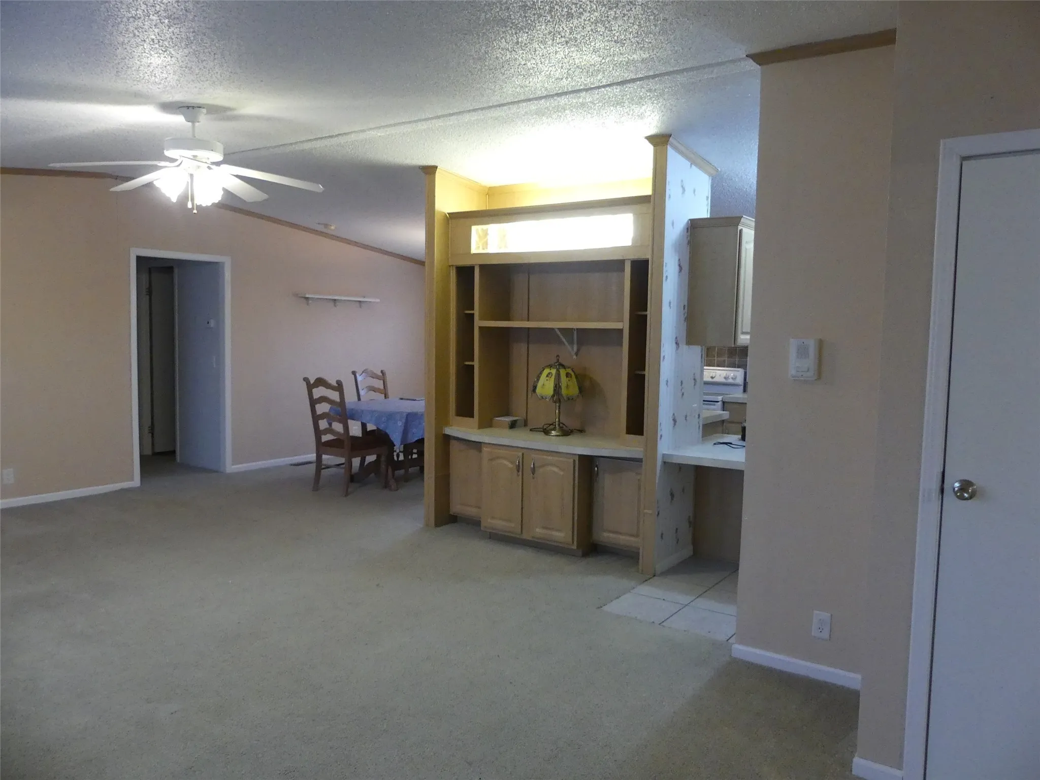 Manufactured Home For Sale in Montague County , 422 Hutchinson Street, Bowie, Texas 76230, 3 Bedroom, 2 Bathroom, Garage spaces, 1,531 Sqft, built in 2003, Preowned, Price $165,000, mls#21125132, Real Estate Agent in Bowie, Homes For Sale in Montague county, Homes For Sale in Bowie, Realtor in Bowie Texas, Real Estate Brokerage Independent Realty Texas, Luminita Cordes Realtor