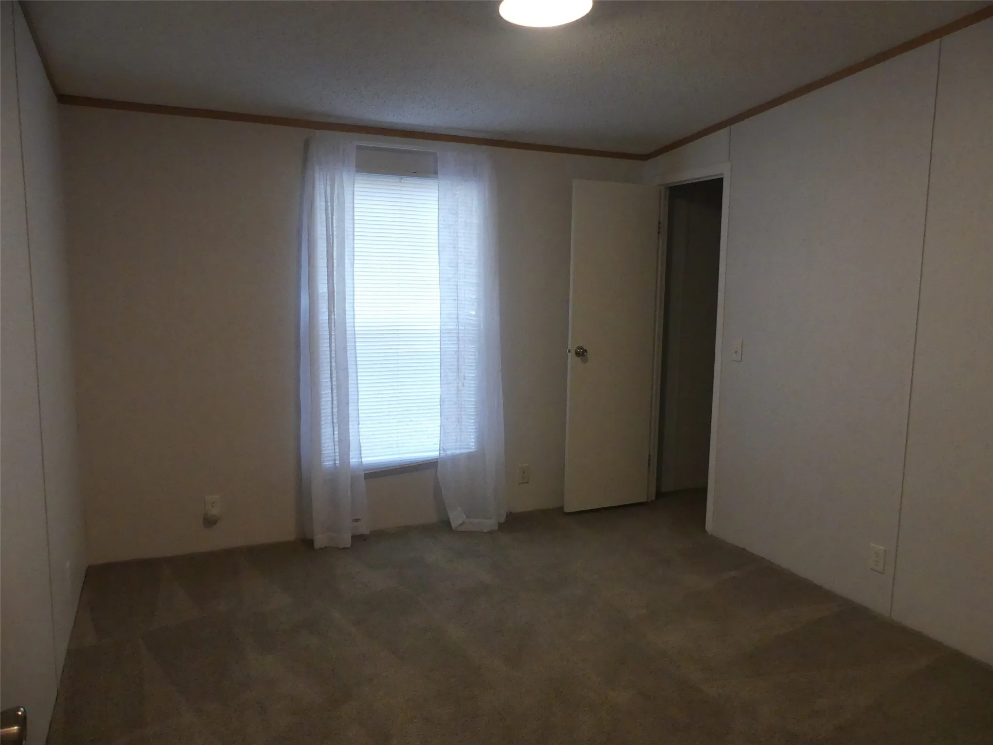 Manufactured Home For Sale in Montague County , 422 Hutchinson Street, Bowie, Texas 76230, 3 Bedroom, 2 Bathroom, Garage spaces, 1,531 Sqft, built in 2003, Preowned, Price $165,000, mls#21125132, Real Estate Agent in Bowie, Homes For Sale in Montague county, Homes For Sale in Bowie, Realtor in Bowie Texas, Real Estate Brokerage Independent Realty Texas, Luminita Cordes Realtor