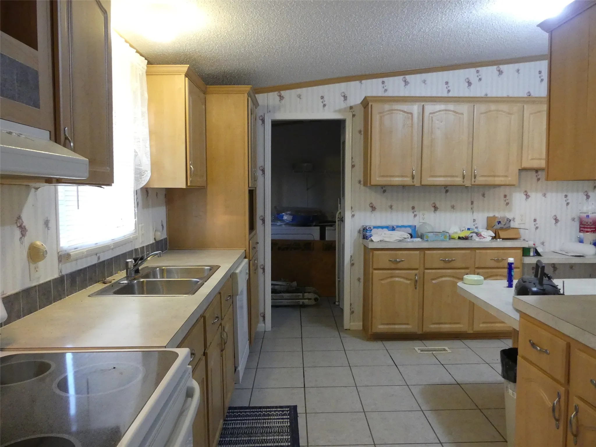 Manufactured Home For Sale in Montague County , 422 Hutchinson Street, Bowie, Texas 76230, 3 Bedroom, 2 Bathroom, Garage spaces, 1,531 Sqft, built in 2003, Preowned, Price $165,000, mls#21125132, Real Estate Agent in Bowie, Homes For Sale in Montague county, Homes For Sale in Bowie, Realtor in Bowie Texas, Real Estate Brokerage Independent Realty Texas, Luminita Cordes Realtor