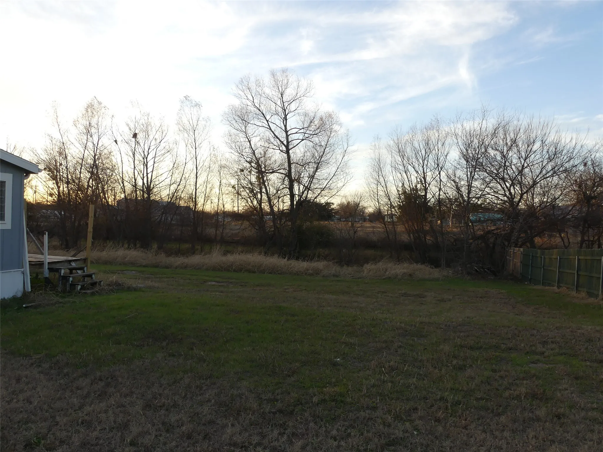 Manufactured Home For Sale in Montague County , 422 Hutchinson Street, Bowie, Texas 76230, 3 Bedroom, 2 Bathroom, Garage spaces, 1,531 Sqft, built in 2003, Preowned, Price $165,000, mls#21125132, Real Estate Agent in Bowie, Homes For Sale in Montague county, Homes For Sale in Bowie, Realtor in Bowie Texas, Real Estate Brokerage Independent Realty Texas, Luminita Cordes Realtor