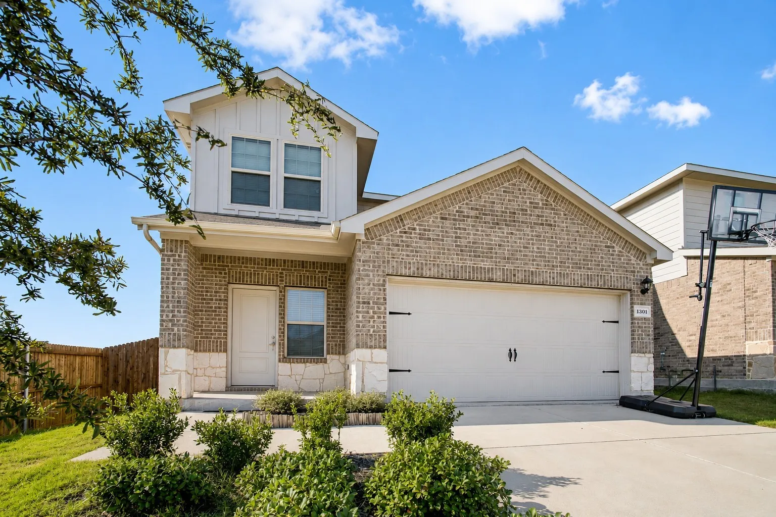 Single Family Residence For Sale in Kaufman County , 1301 Draper Lane, Forney, Texas 75126, 4 Bedroom, 3 Bathroom, 2 Garage spaces, 2,144 Sqft, built in 2023, Preowned, mls#21122688, Real Estate Agent in Forney, Homes For Sale in Kaufman county, Homes For Sale in Forney, Realtor in Forney Texas, Real Estate Brokerage Independent Realty Texas, Luminita Cordes Realtor