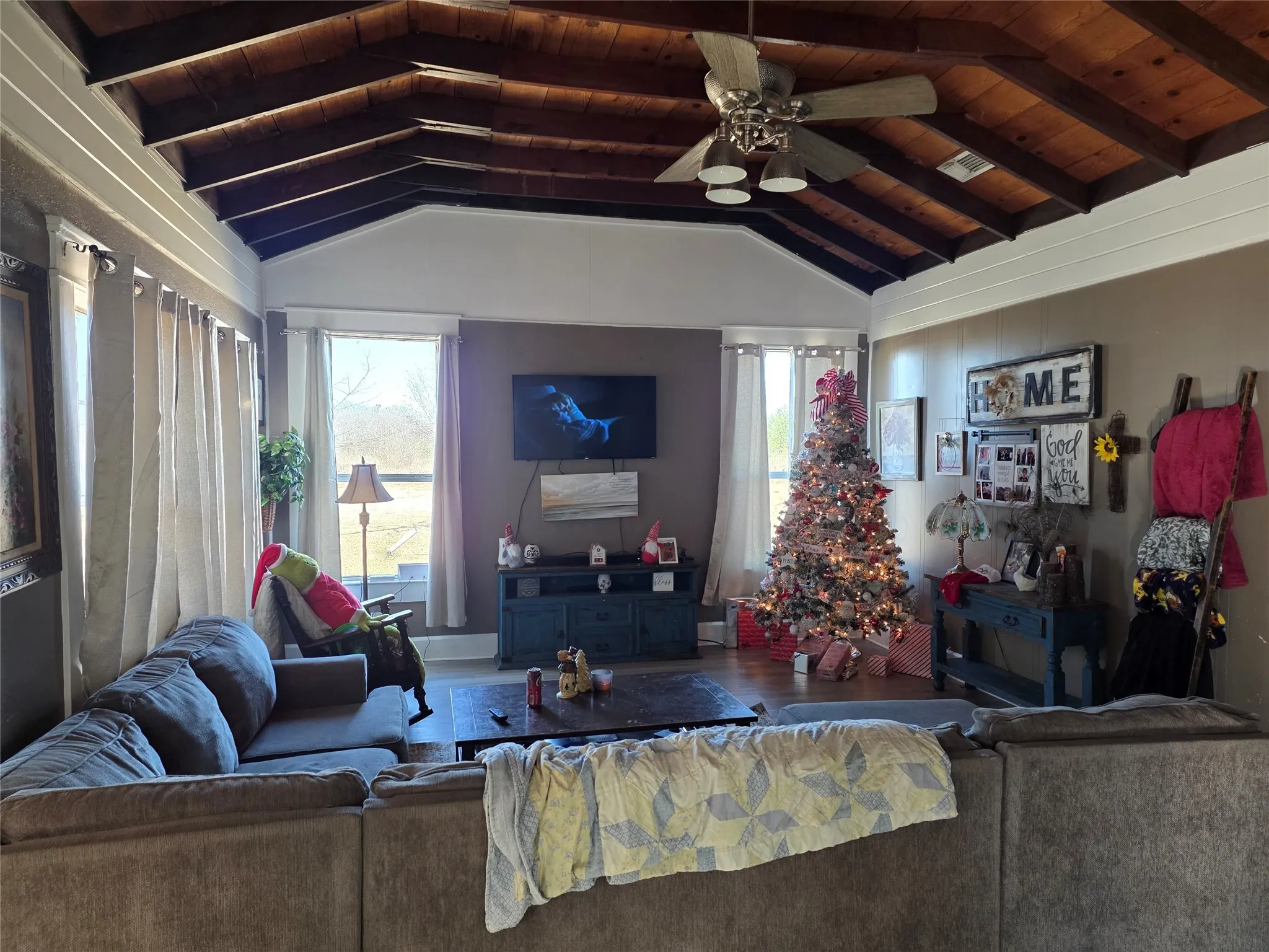 Farm For Sale in Lamar County , 520 County Road 36980, Arthur City, Texas 75411, 2 Bedrooms, 2 Bathrooms, Garage spaces, 2,664 Sqft, built in 0, Price $799,000, mls#21125249, Real Estate Agent in Arthur City, Homes For Sale in Lamar county, Homes For Sale in Arthur City, Realtor in Arthur City Texas, Real Estate Brokerage Independent Realty Texas, Luminita Cordes Realtor