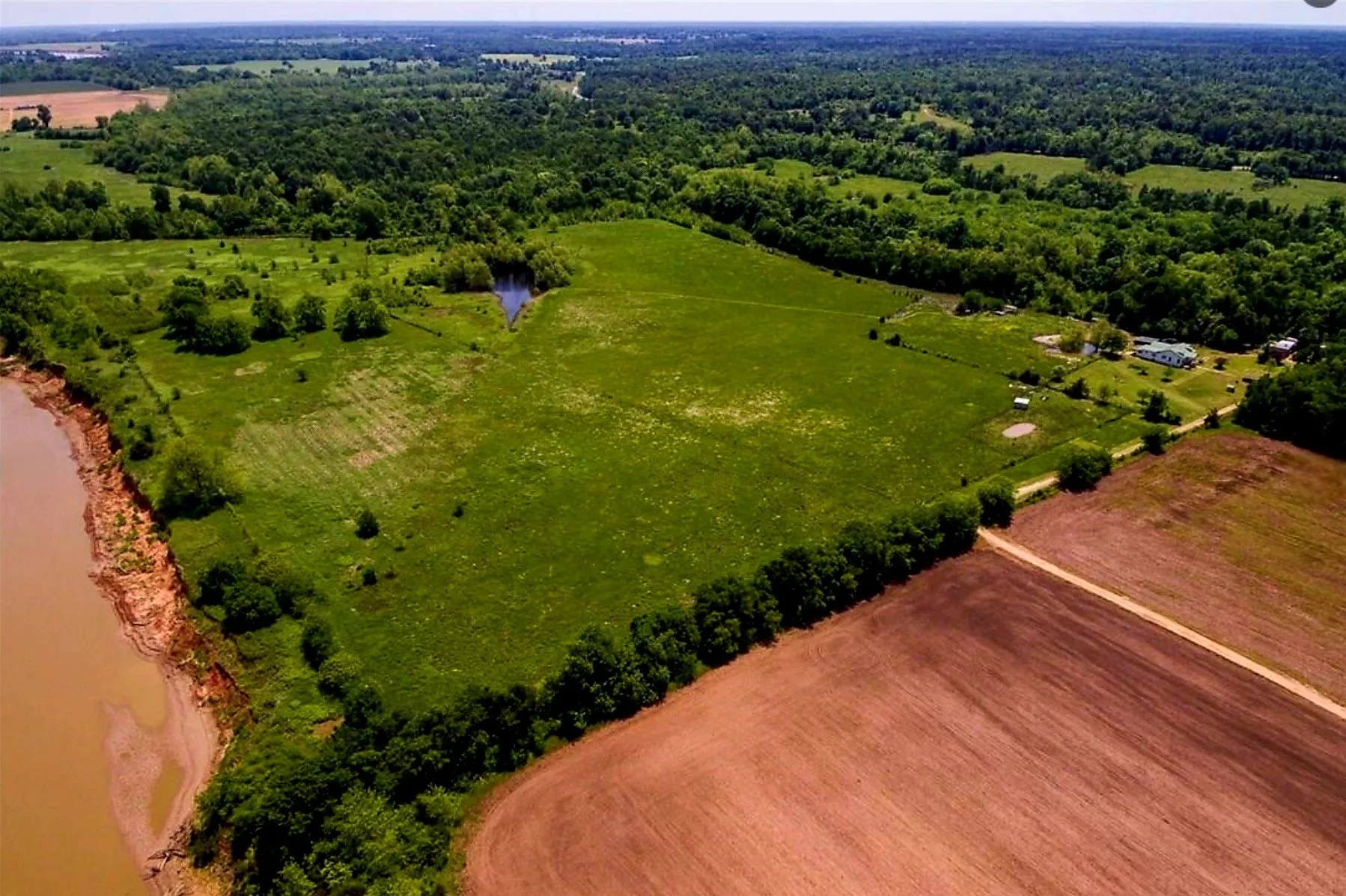 Farm For Sale in Lamar County , 520 County Road 36980, Arthur City, Texas 75411, 2 Bedrooms, 2 Bathrooms, Garage spaces, 2,664 Sqft, built in 0, Price $799,000, mls#21125249, Real Estate Agent in Arthur City, Homes For Sale in Lamar county, Homes For Sale in Arthur City, Realtor in Arthur City Texas, Real Estate Brokerage Independent Realty Texas, Luminita Cordes Realtor