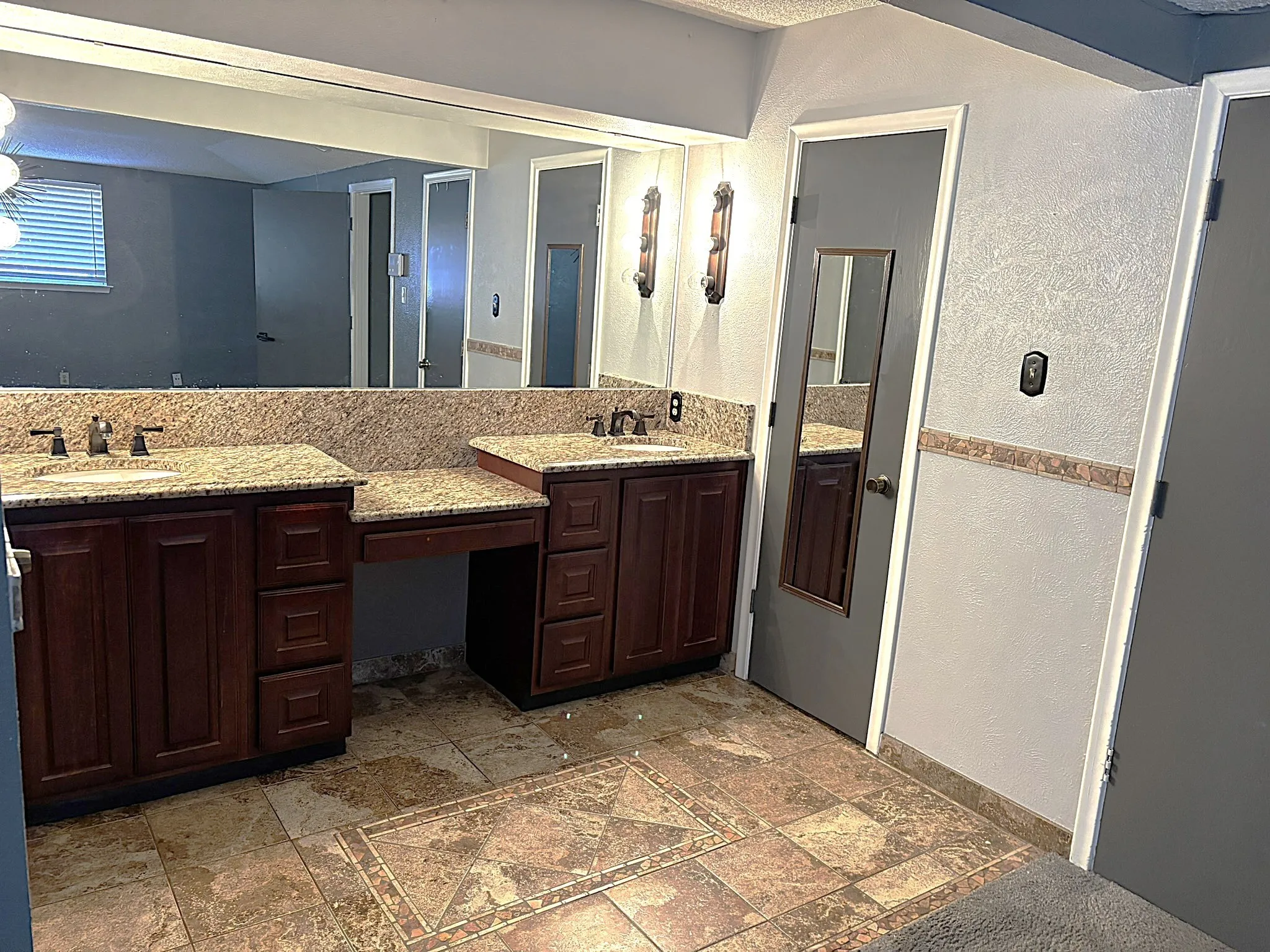 Single Family Residence For Sale in Dallas County , 3042 Kiestridge Drive, Dallas, Texas 75233, 3 Bedroom, 2 Bathroom, 2 Garage spaces, 2,377 Sqft, built in 1970, mls#21106282, Real Estate Agent in Dallas, Homes For Sale in Dallas county, Homes For Sale in Dallas, Realtor in Dallas Texas, Real Estate Brokerage Independent Realty Texas, Luminita Cordes Realtor