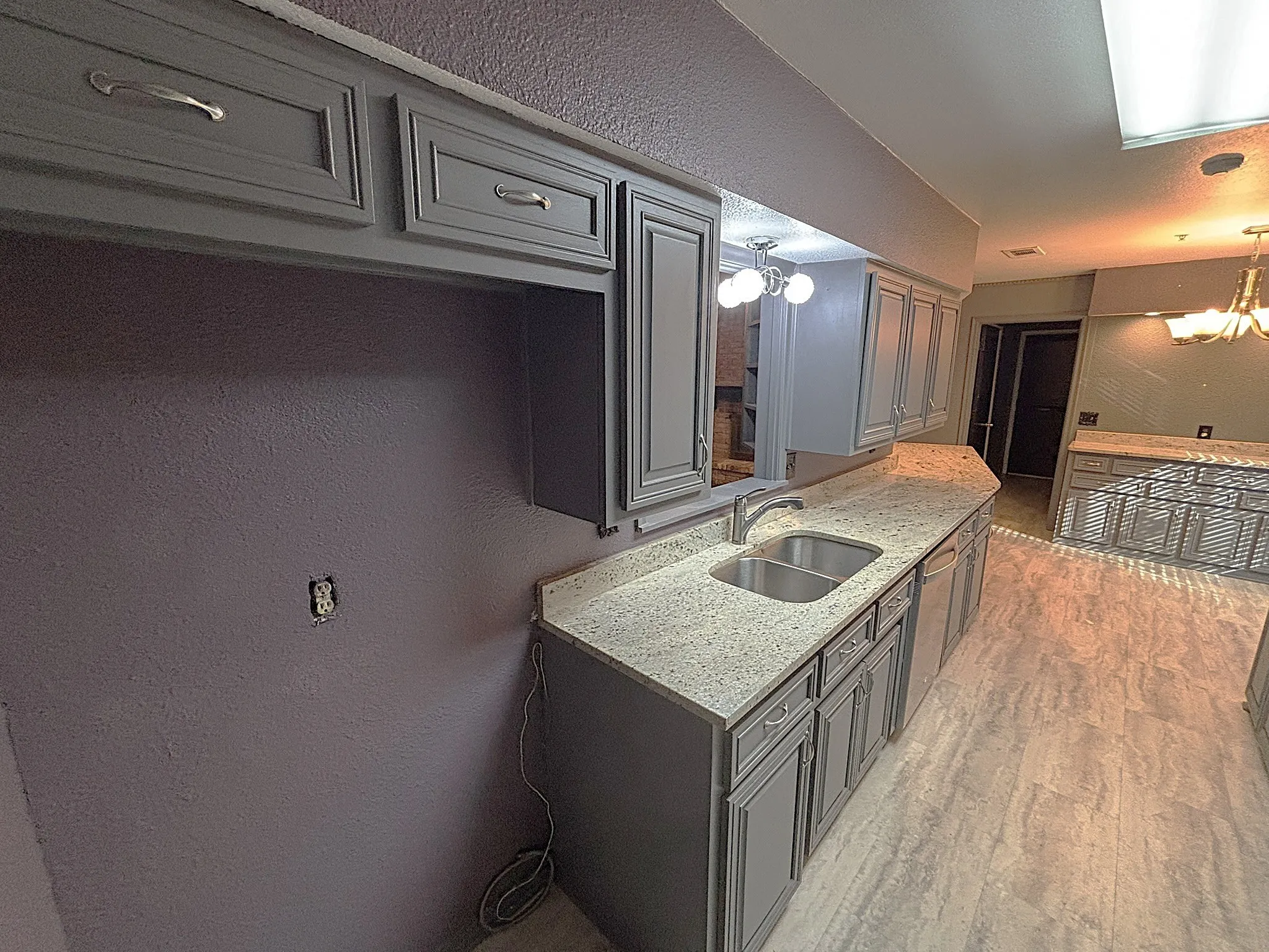 Single Family Residence For Sale in Dallas County , 3042 Kiestridge Drive, Dallas, Texas 75233, 3 Bedroom, 2 Bathroom, 2 Garage spaces, 2,377 Sqft, built in 1970, mls#21106282, Real Estate Agent in Dallas, Homes For Sale in Dallas county, Homes For Sale in Dallas, Realtor in Dallas Texas, Real Estate Brokerage Independent Realty Texas, Luminita Cordes Realtor