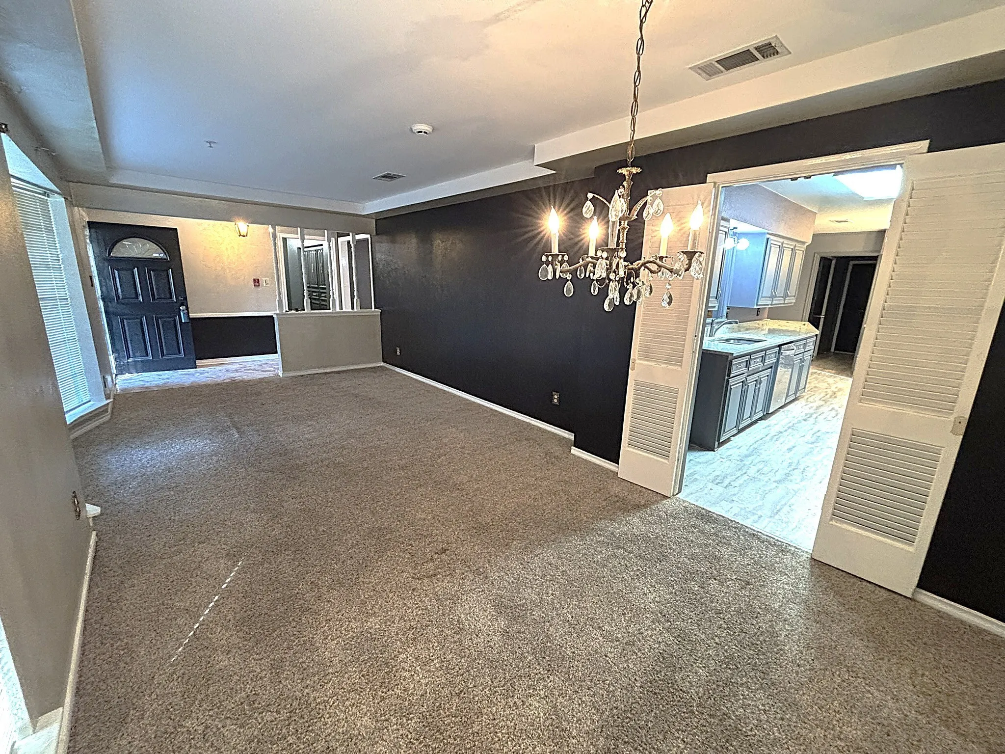 Single Family Residence For Sale in Dallas County , 3042 Kiestridge Drive, Dallas, Texas 75233, 3 Bedroom, 2 Bathroom, 2 Garage spaces, 2,377 Sqft, built in 1970, mls#21106282, Real Estate Agent in Dallas, Homes For Sale in Dallas county, Homes For Sale in Dallas, Realtor in Dallas Texas, Real Estate Brokerage Independent Realty Texas, Luminita Cordes Realtor