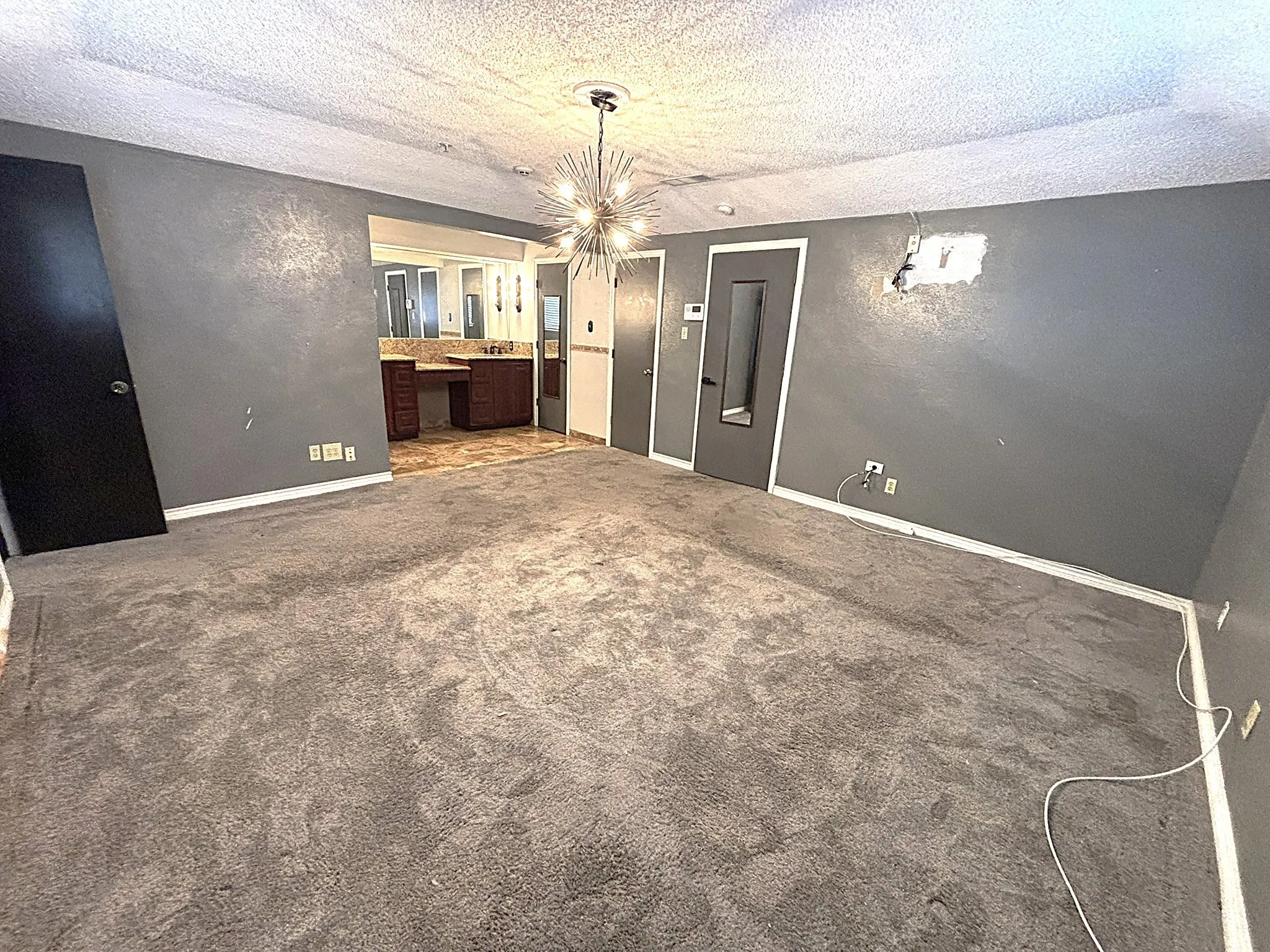 Single Family Residence For Sale in Dallas County , 3042 Kiestridge Drive, Dallas, Texas 75233, 3 Bedroom, 2 Bathroom, 2 Garage spaces, 2,377 Sqft, built in 1970, mls#21106282, Real Estate Agent in Dallas, Homes For Sale in Dallas county, Homes For Sale in Dallas, Realtor in Dallas Texas, Real Estate Brokerage Independent Realty Texas, Luminita Cordes Realtor