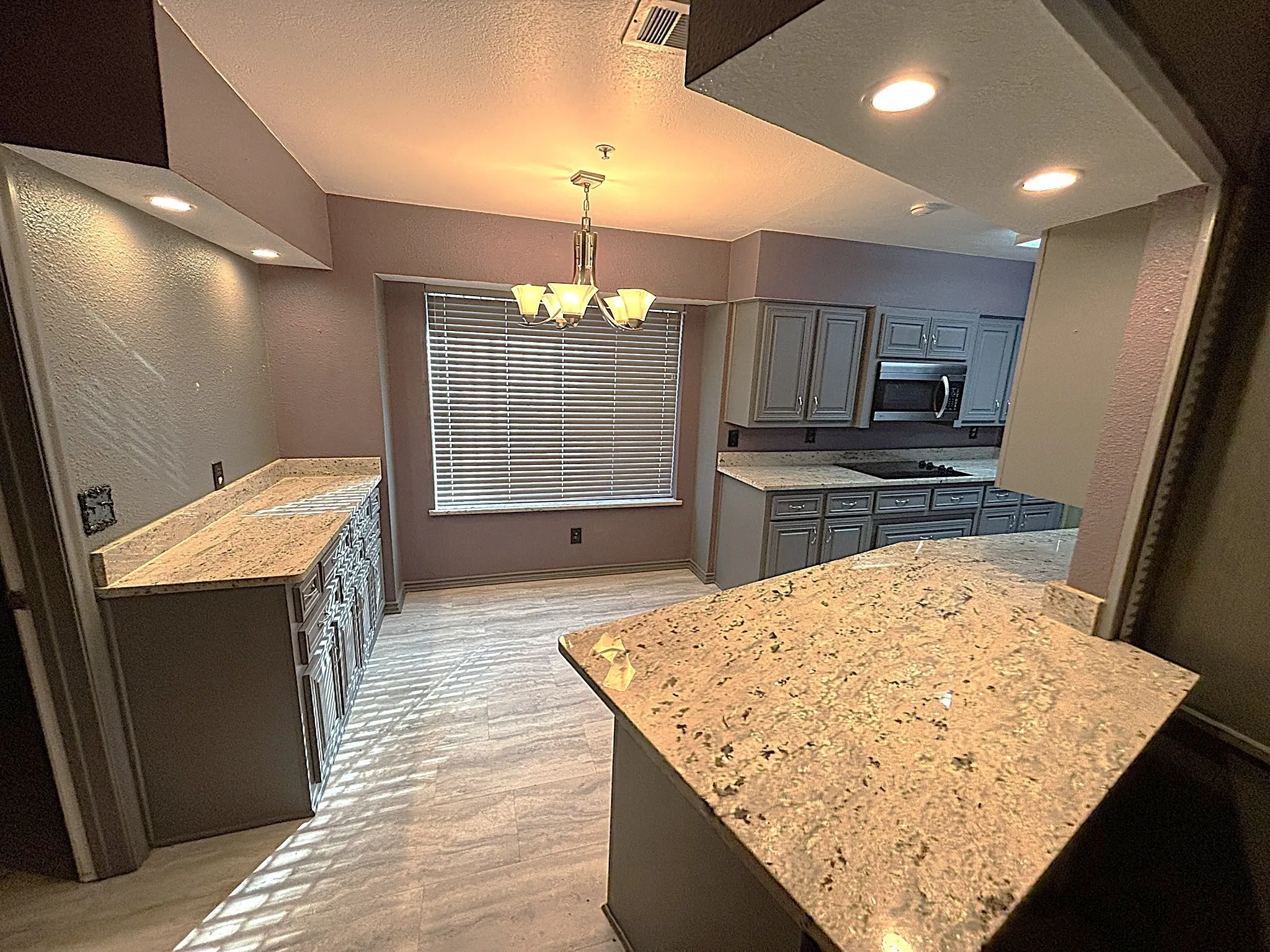 Single Family Residence For Sale in Dallas County , 3042 Kiestridge Drive, Dallas, Texas 75233, 3 Bedroom, 2 Bathroom, 2 Garage spaces, 2,377 Sqft, built in 1970, mls#21106282, Real Estate Agent in Dallas, Homes For Sale in Dallas county, Homes For Sale in Dallas, Realtor in Dallas Texas, Real Estate Brokerage Independent Realty Texas, Luminita Cordes Realtor