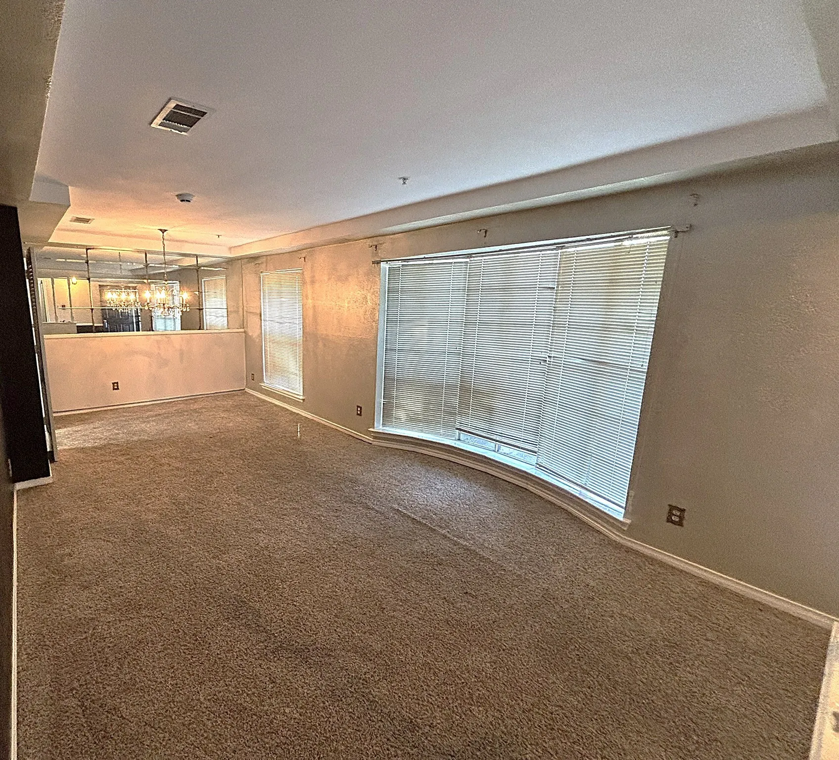 Single Family Residence For Sale in Dallas County , 3042 Kiestridge Drive, Dallas, Texas 75233, 3 Bedroom, 2 Bathroom, 2 Garage spaces, 2,377 Sqft, built in 1970, mls#21106282, Real Estate Agent in Dallas, Homes For Sale in Dallas county, Homes For Sale in Dallas, Realtor in Dallas Texas, Real Estate Brokerage Independent Realty Texas, Luminita Cordes Realtor
