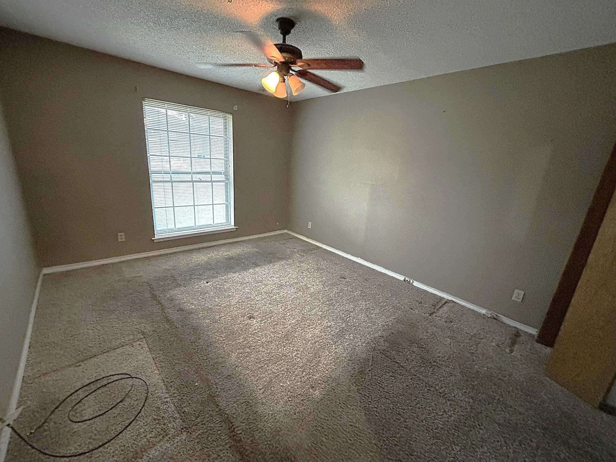 Single Family Residence For Sale in Dallas County , 3042 Kiestridge Drive, Dallas, Texas 75233, 3 Bedroom, 2 Bathroom, 2 Garage spaces, 2,377 Sqft, built in 1970, mls#21106282, Real Estate Agent in Dallas, Homes For Sale in Dallas county, Homes For Sale in Dallas, Realtor in Dallas Texas, Real Estate Brokerage Independent Realty Texas, Luminita Cordes Realtor