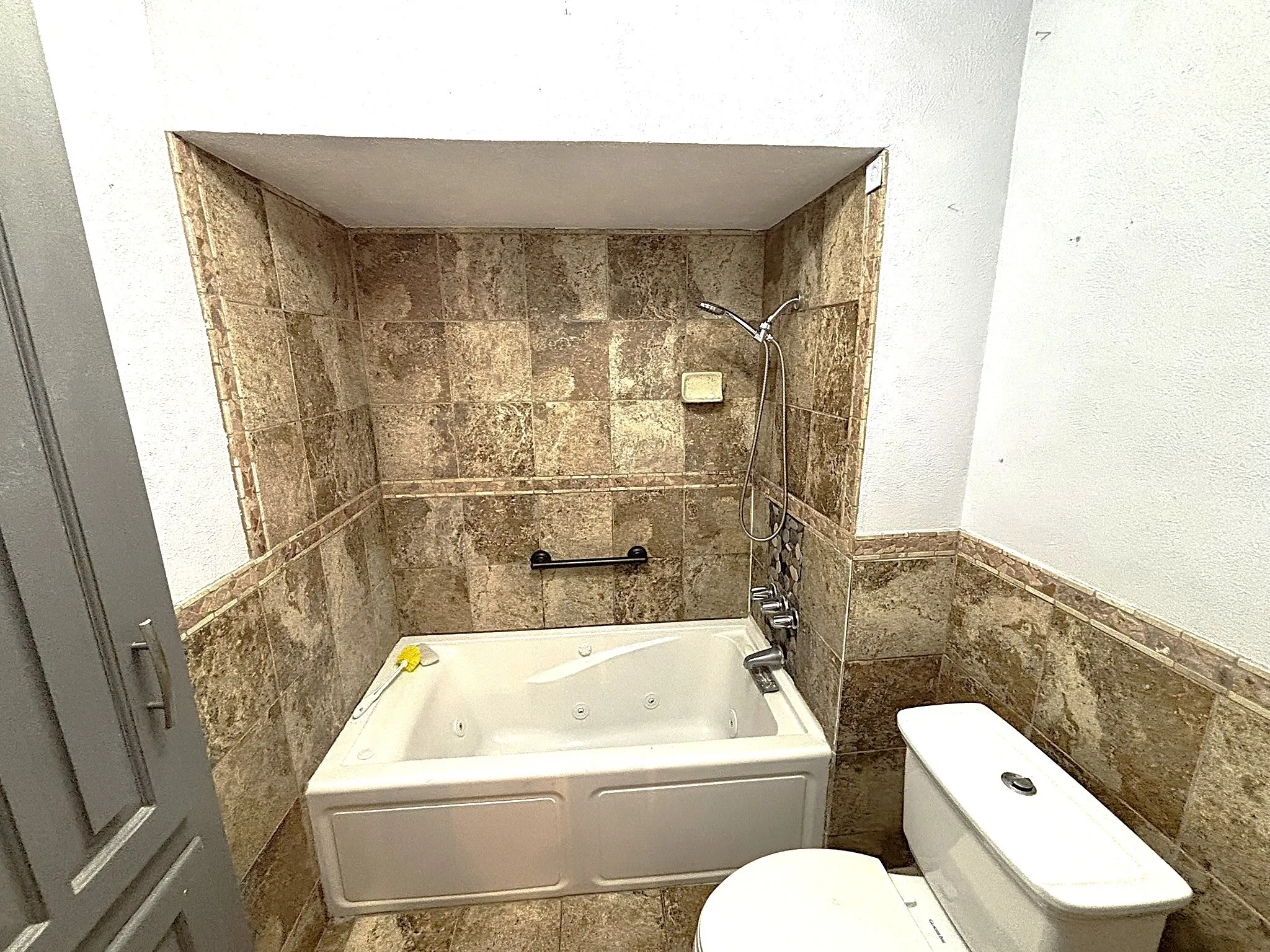 Single Family Residence For Sale in Dallas County , 3042 Kiestridge Drive, Dallas, Texas 75233, 3 Bedroom, 2 Bathroom, 2 Garage spaces, 2,377 Sqft, built in 1970, mls#21106282, Real Estate Agent in Dallas, Homes For Sale in Dallas county, Homes For Sale in Dallas, Realtor in Dallas Texas, Real Estate Brokerage Independent Realty Texas, Luminita Cordes Realtor