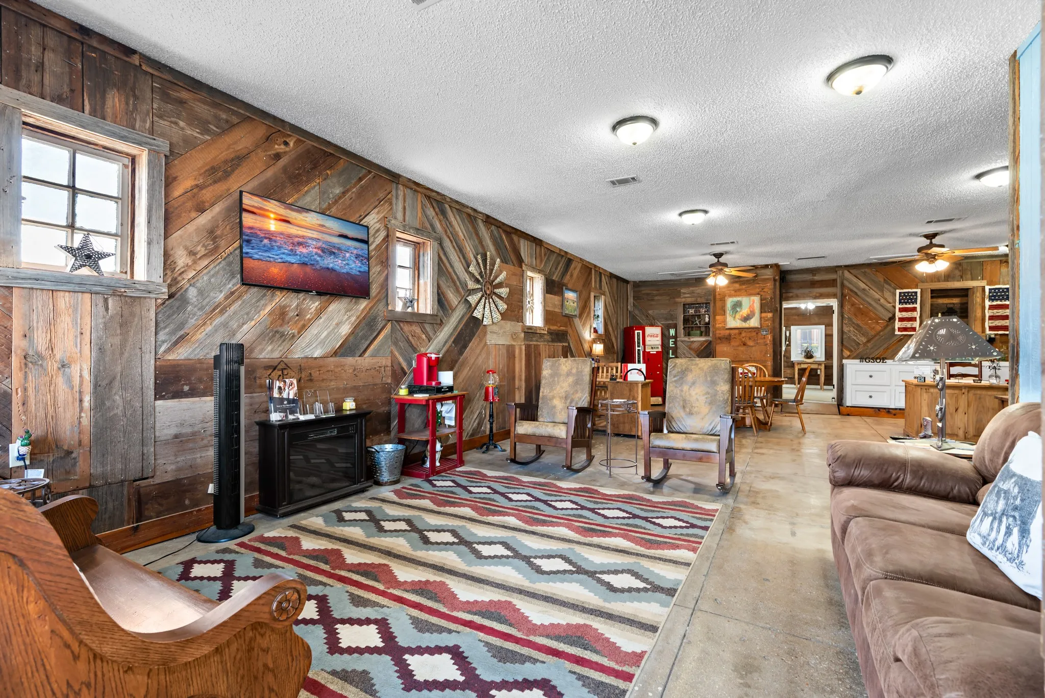 Office For Sale in Bosque County , 504 E Avenue C, Valley Mills, Texas 76689, 0, 0, Garage spaces, 0 Sqft, built in 1950, Preowned, Price $199,900, mls#21125606, Real Estate Agent in Valley Mills, Homes For Sale in Bosque county, Homes For Sale in Valley Mills, Realtor in Valley Mills Texas, Real Estate Brokerage Independent Realty Texas, Luminita Cordes Realtor