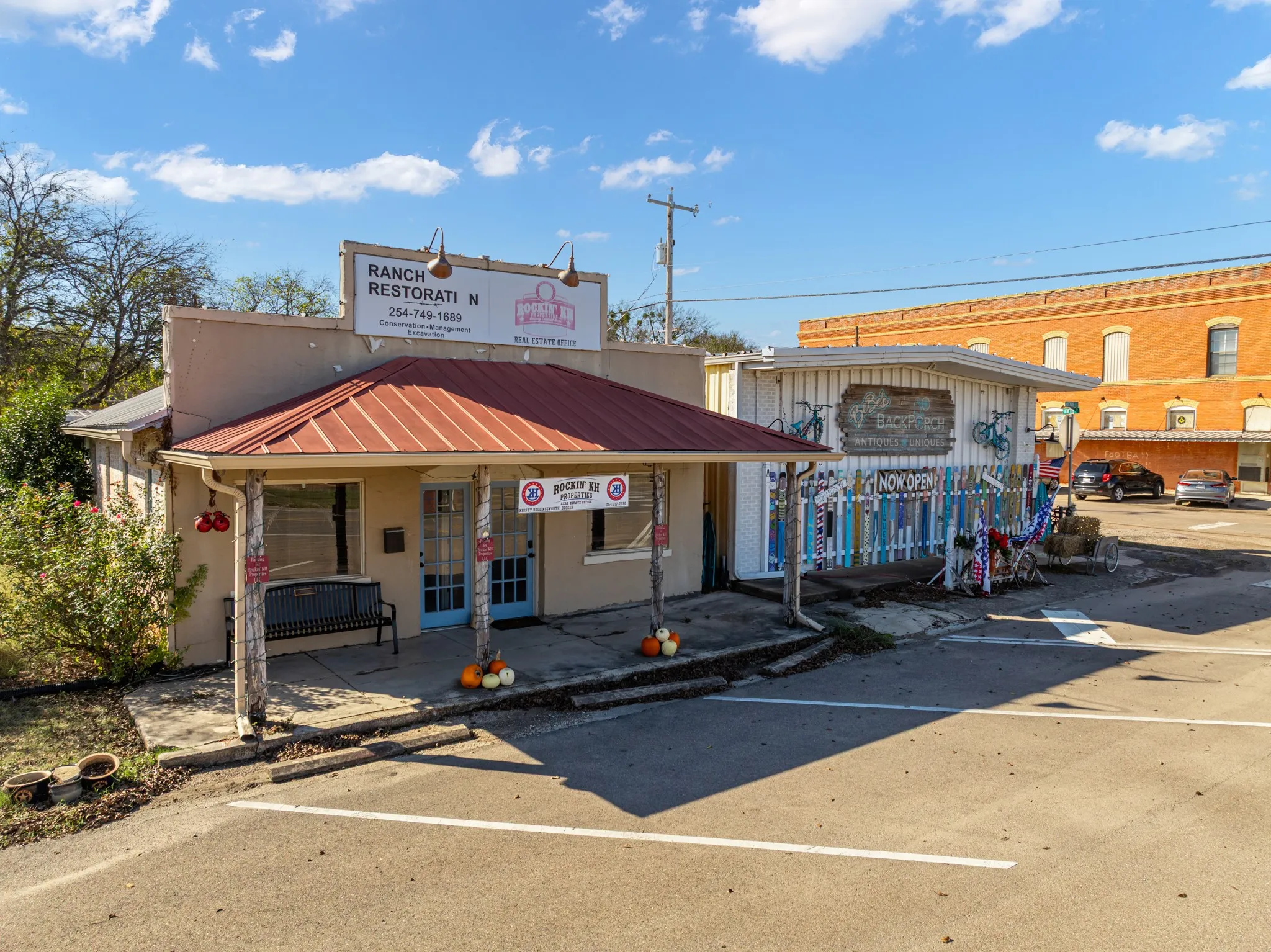 Office For Sale in Bosque County , 504 E Avenue C, Valley Mills, Texas 76689, 0, 0, Garage spaces, 0 Sqft, built in 1950, Preowned, Price $199,900, mls#21125606, Real Estate Agent in Valley Mills, Homes For Sale in Bosque county, Homes For Sale in Valley Mills, Realtor in Valley Mills Texas, Real Estate Brokerage Independent Realty Texas, Luminita Cordes Realtor
