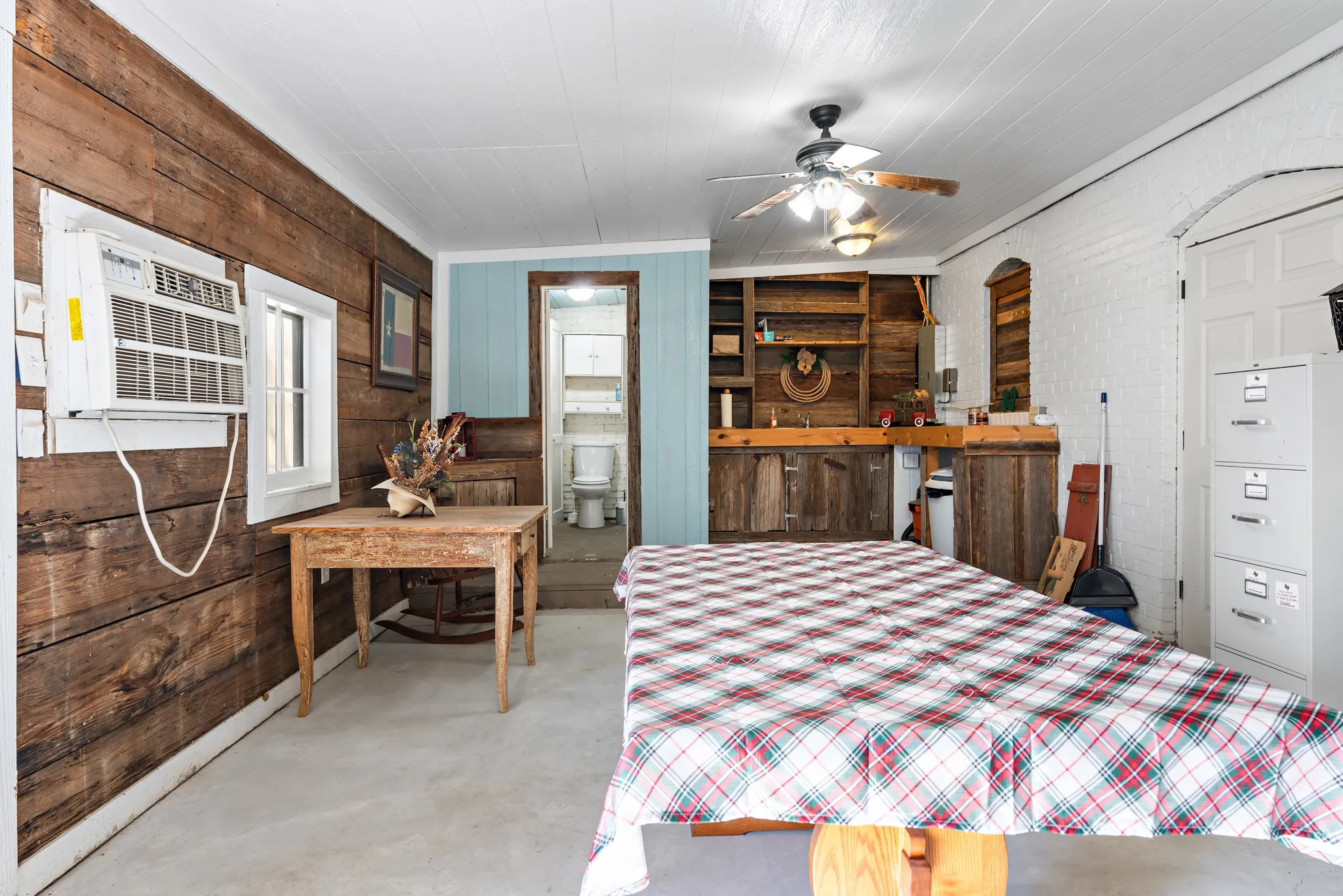 Office For Sale in Bosque County , 504 E Avenue C, Valley Mills, Texas 76689, 0, 0, Garage spaces, 0 Sqft, built in 1950, Preowned, Price $199,900, mls#21125606, Real Estate Agent in Valley Mills, Homes For Sale in Bosque county, Homes For Sale in Valley Mills, Realtor in Valley Mills Texas, Real Estate Brokerage Independent Realty Texas, Luminita Cordes Realtor