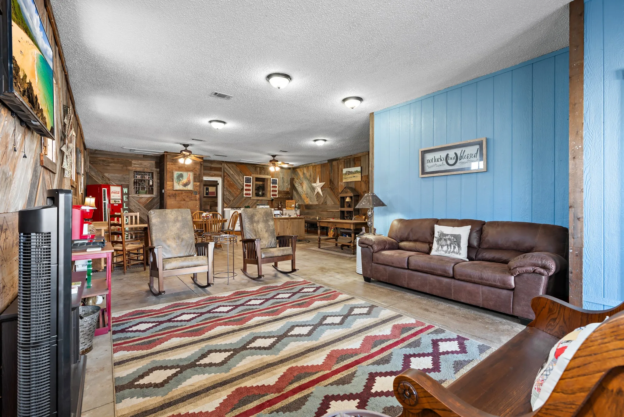 Office For Sale in Bosque County , 504 E Avenue C, Valley Mills, Texas 76689, 0, 0, Garage spaces, 0 Sqft, built in 1950, Preowned, Price $199,900, mls#21125606, Real Estate Agent in Valley Mills, Homes For Sale in Bosque county, Homes For Sale in Valley Mills, Realtor in Valley Mills Texas, Real Estate Brokerage Independent Realty Texas, Luminita Cordes Realtor