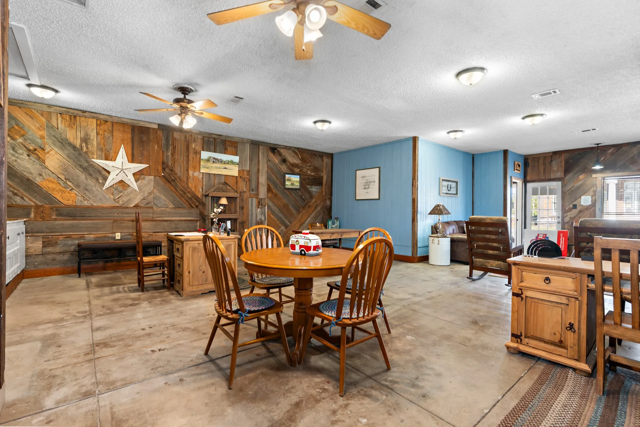 Office For Sale in Bosque County , 504 E Avenue C, Valley Mills, Texas 76689, 0, 0, Garage spaces, 0 Sqft, built in 1950, Preowned, Price $199,900, mls#21125606, Real Estate Agent in Valley Mills, Homes For Sale in Bosque county, Homes For Sale in Valley Mills, Realtor in Valley Mills Texas, Real Estate Brokerage Independent Realty Texas, Luminita Cordes Realtor