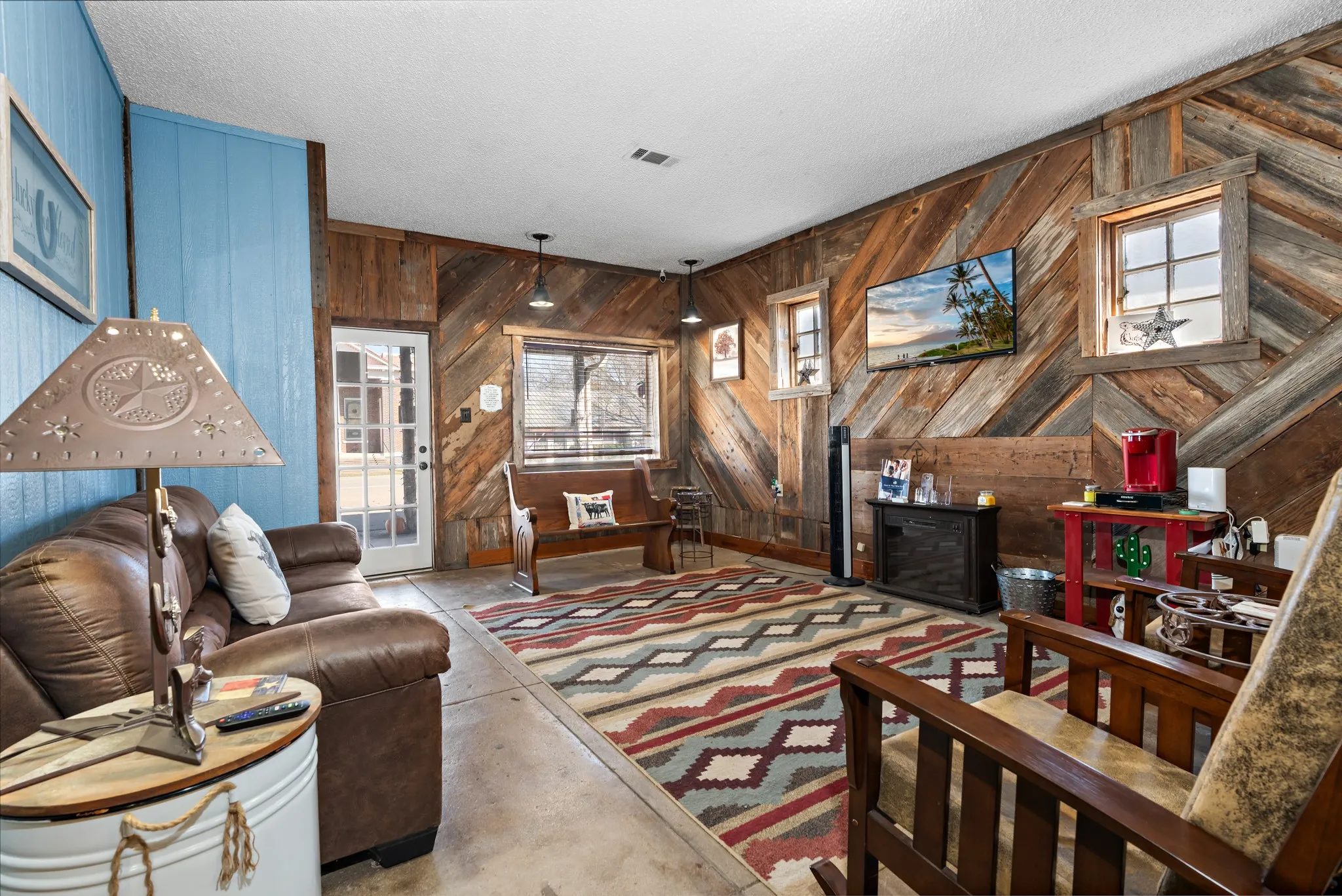 Office For Sale in Bosque County , 504 E Avenue C, Valley Mills, Texas 76689, 0, 0, Garage spaces, 0 Sqft, built in 1950, Preowned, Price $199,900, mls#21125606, Real Estate Agent in Valley Mills, Homes For Sale in Bosque county, Homes For Sale in Valley Mills, Realtor in Valley Mills Texas, Real Estate Brokerage Independent Realty Texas, Luminita Cordes Realtor