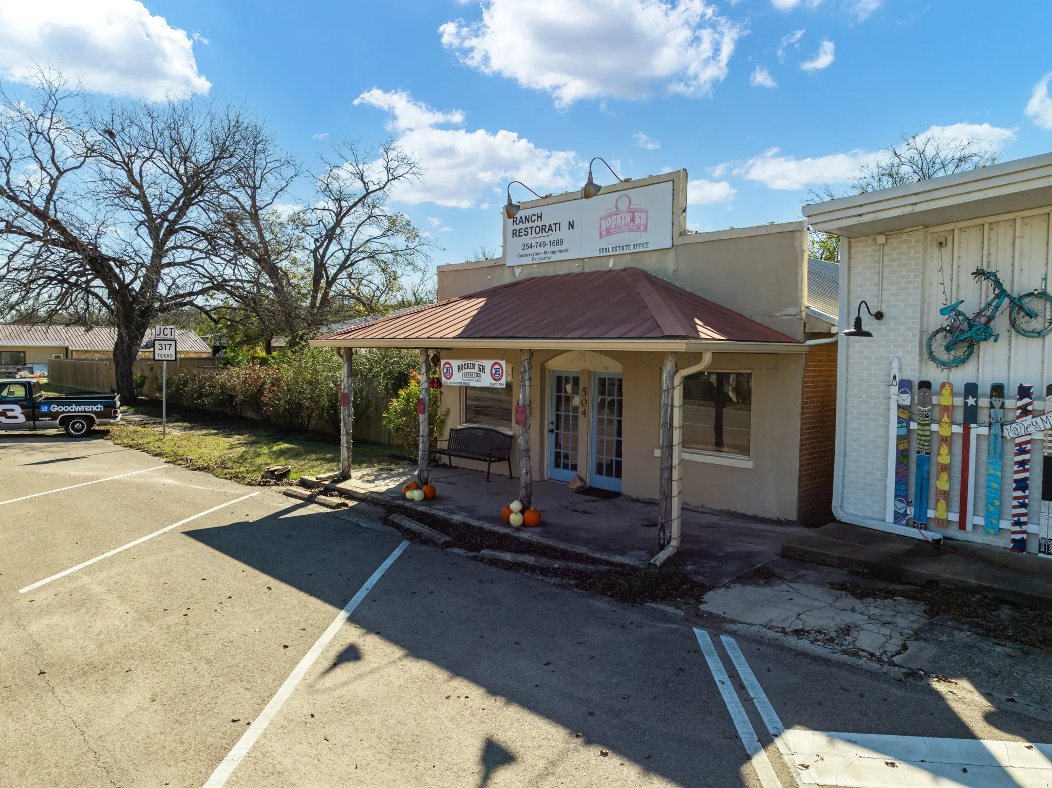 Office For Sale in Bosque County , 504 E Avenue C, Valley Mills, Texas 76689, 0, 0, Garage spaces, 0 Sqft, built in 1950, Preowned, Price $199,900, mls#21125606, Real Estate Agent in Valley Mills, Homes For Sale in Bosque county, Homes For Sale in Valley Mills, Realtor in Valley Mills Texas, Real Estate Brokerage Independent Realty Texas, Luminita Cordes Realtor