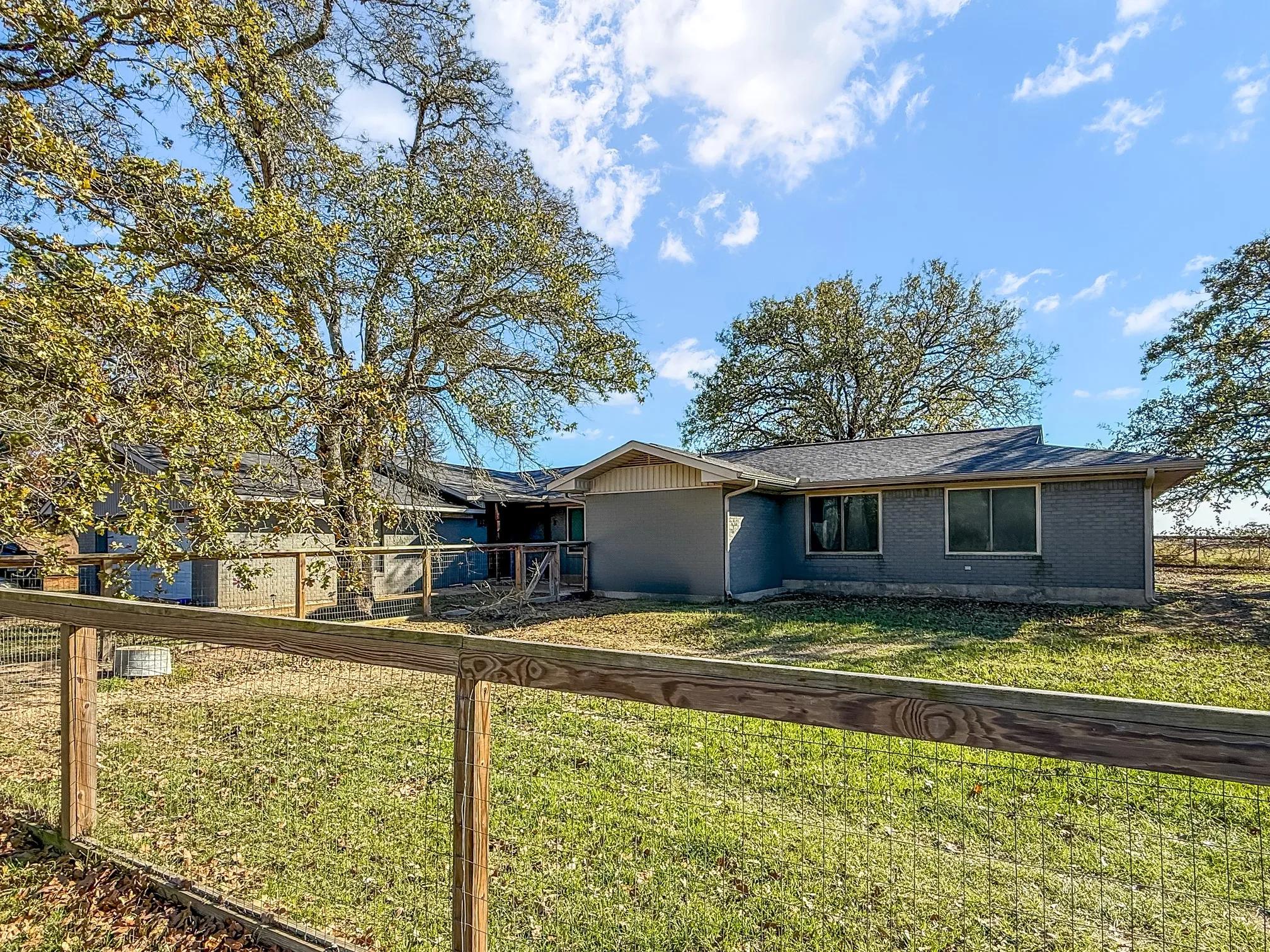 Single Family Residence For Sale in Anderson County , 8090 County Road 4528, Palestine, Texas 75803, 4 Bedroom, 4 Bathroom, 2 Garage spaces, 2,678 Sqft, built in 1977, mls#21125684, Real Estate Agent in Palestine, Homes For Sale in Anderson county, Homes For Sale in Palestine, Realtor in Palestine Texas, Real Estate Brokerage Independent Realty Texas, Luminita Cordes Realtor