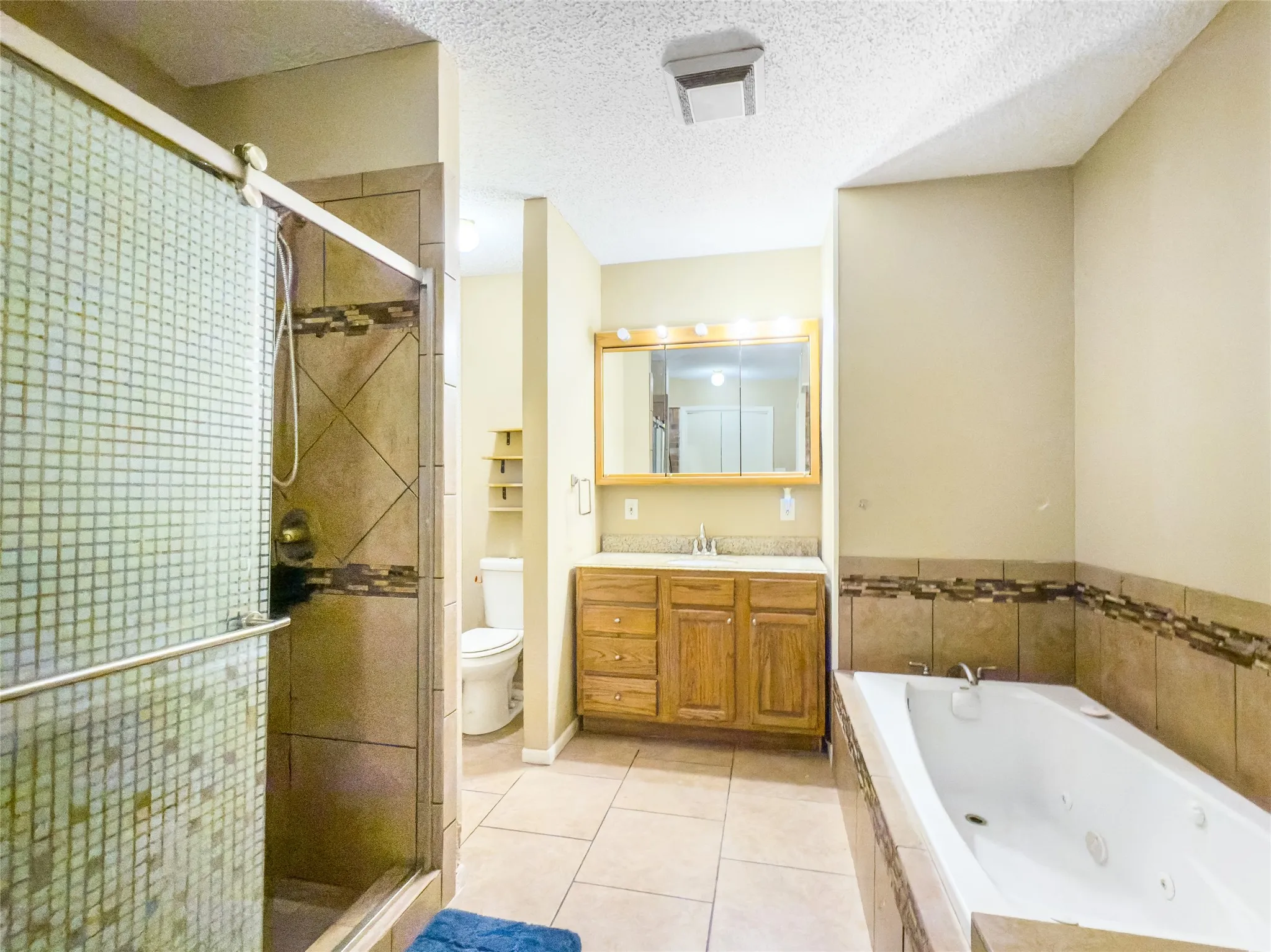 Single Family Residence For Sale in Anderson County , 8090 County Road 4528, Palestine, Texas 75803, 4 Bedroom, 4 Bathroom, 2 Garage spaces, 2,678 Sqft, built in 1977, mls#21125684, Real Estate Agent in Palestine, Homes For Sale in Anderson county, Homes For Sale in Palestine, Realtor in Palestine Texas, Real Estate Brokerage Independent Realty Texas, Luminita Cordes Realtor