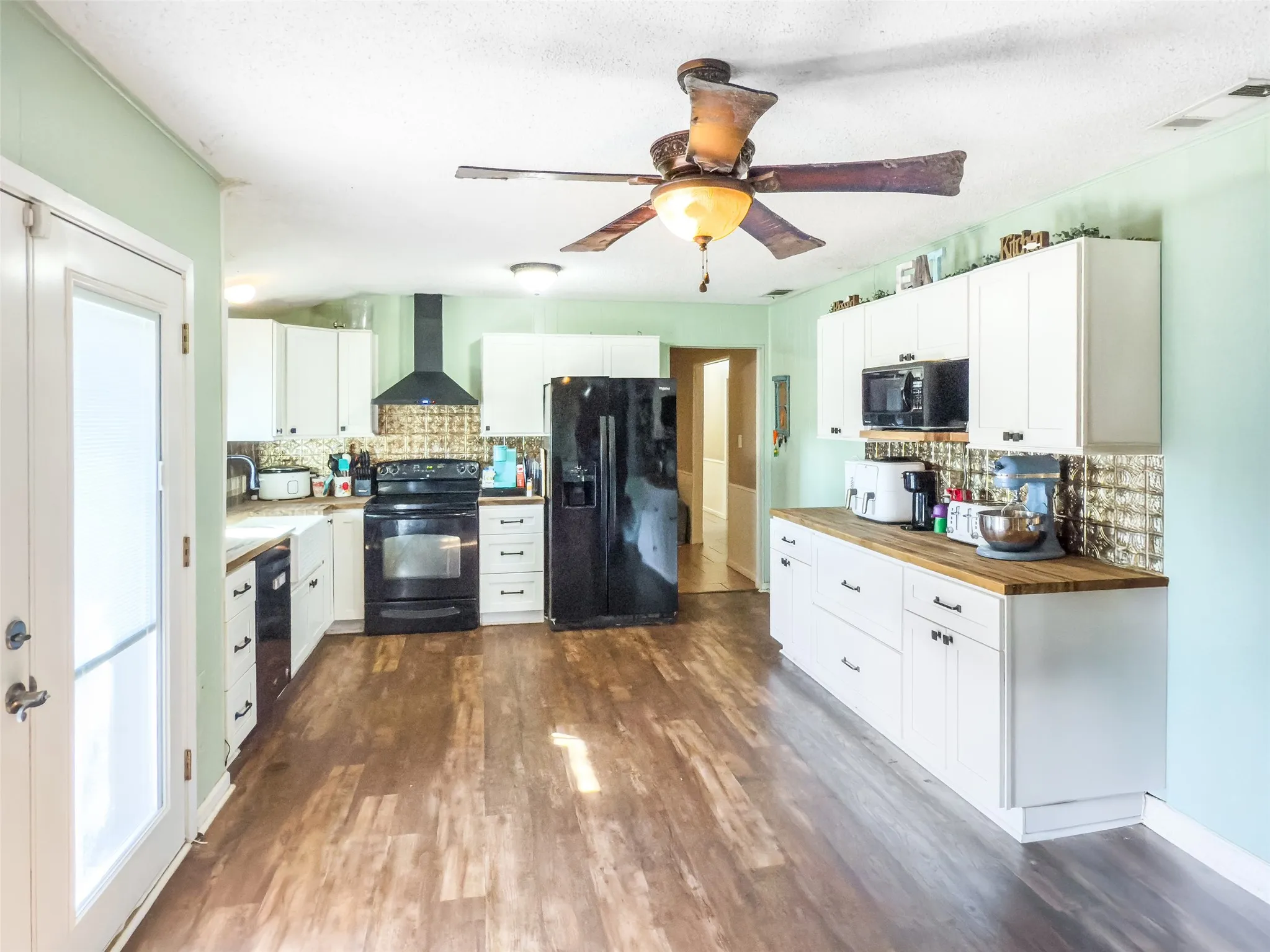 Single Family Residence For Sale in Anderson County , 8090 County Road 4528, Palestine, Texas 75803, 4 Bedroom, 4 Bathroom, 2 Garage spaces, 2,678 Sqft, built in 1977, mls#21125684, Real Estate Agent in Palestine, Homes For Sale in Anderson county, Homes For Sale in Palestine, Realtor in Palestine Texas, Real Estate Brokerage Independent Realty Texas, Luminita Cordes Realtor