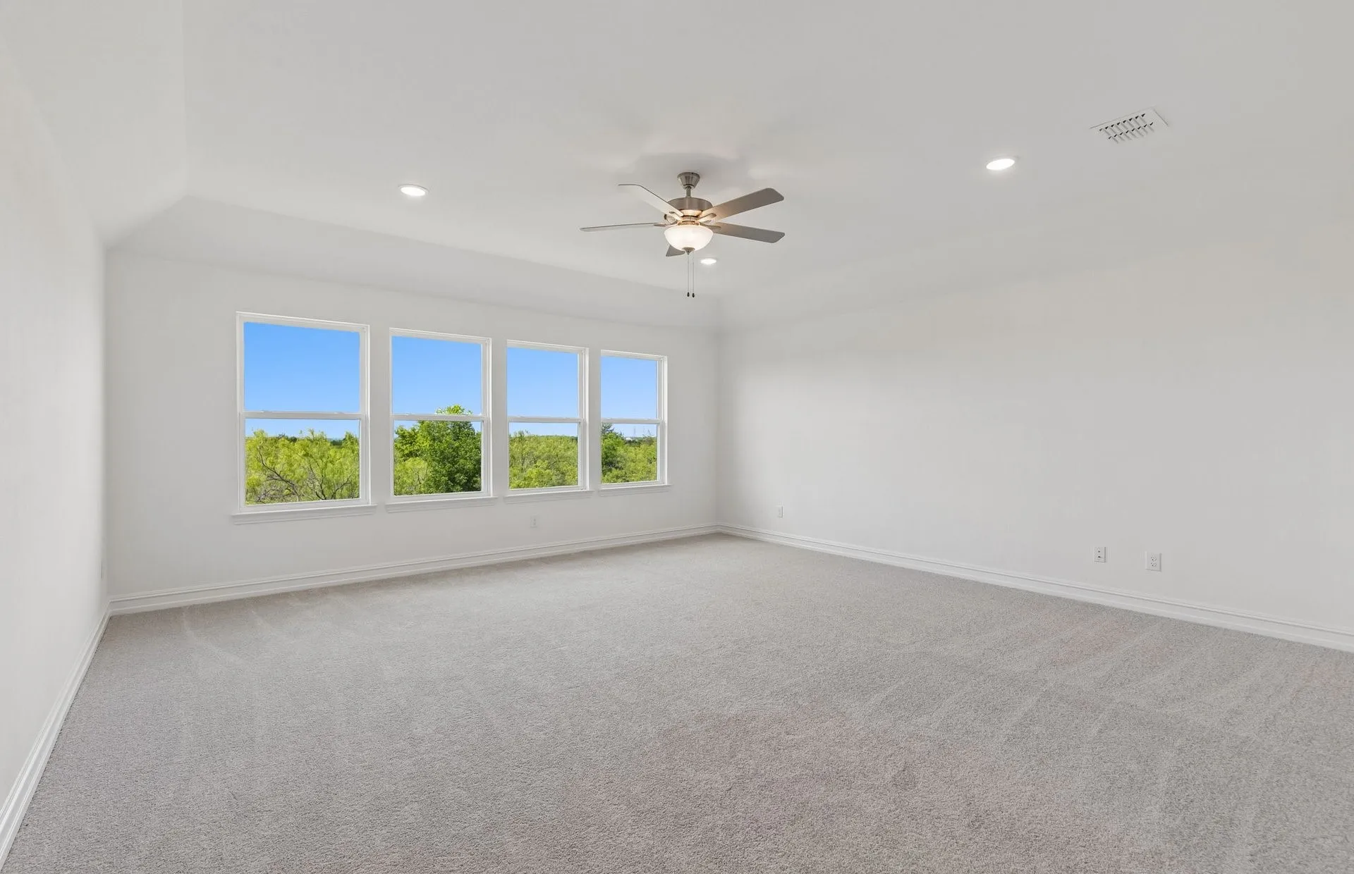 Spacious game room on second level