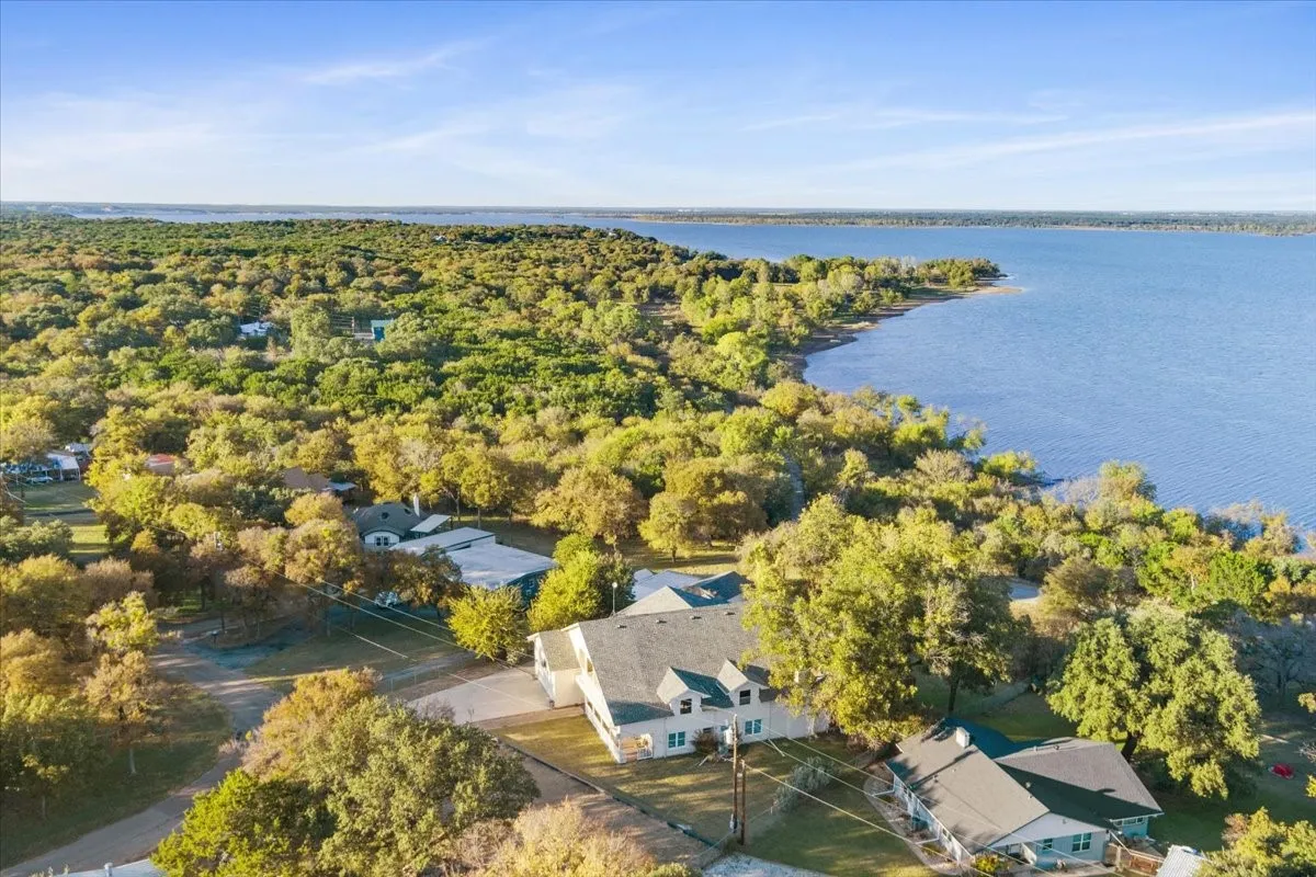 Single Family Residence For Sale in Bosque County , 321 County Road 1630, Clifton, Texas 76634, 10 Bedrooms, 8 Bathrooms, 2 Garage spaces, 6,264 Sqft, built in 1955, Price $799,000, mls#21125364, Real Estate Agent in Clifton, Homes For Sale in Bosque county, Homes For Sale in Clifton, Realtor in Clifton Texas, Real Estate Brokerage Independent Realty Texas, Luminita Cordes Realtor