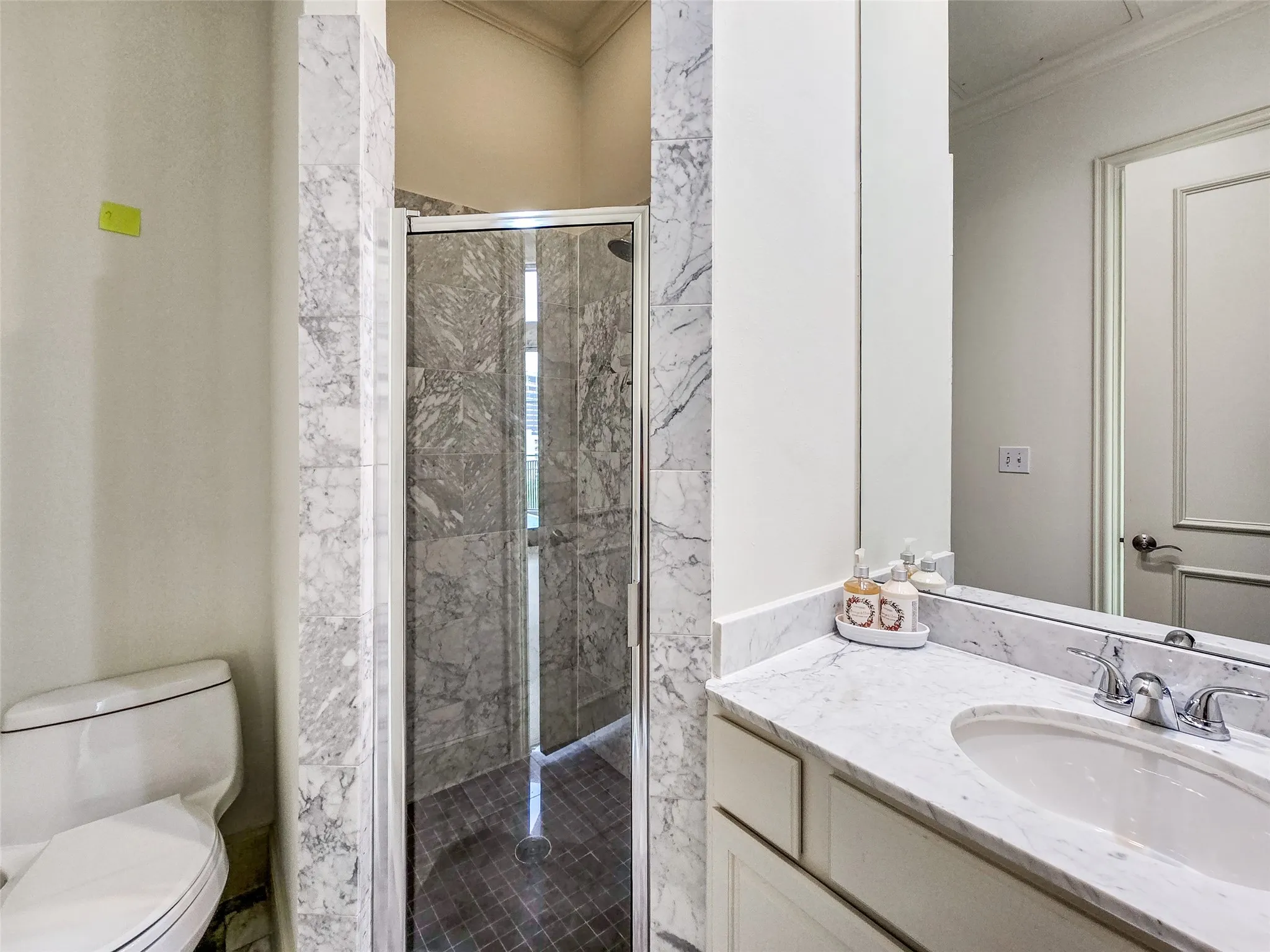 Condominium For Rent in Dallas County , 3535 Gillespie Street 604, Dallas, Texas 75219, 3 Bedroom, 4 Bathroom, 2 Garage spaces, 2,899 Sqft, built in 2000, Preowned, mls#21125051, Real Estate Agent in Dallas, Homes For Rent in Dallas county, Homes For Rent in Dallas, Realtor in Dallas Texas, Real Estate Brokerage Independent Realty Texas, Luminita Cordes Realtor