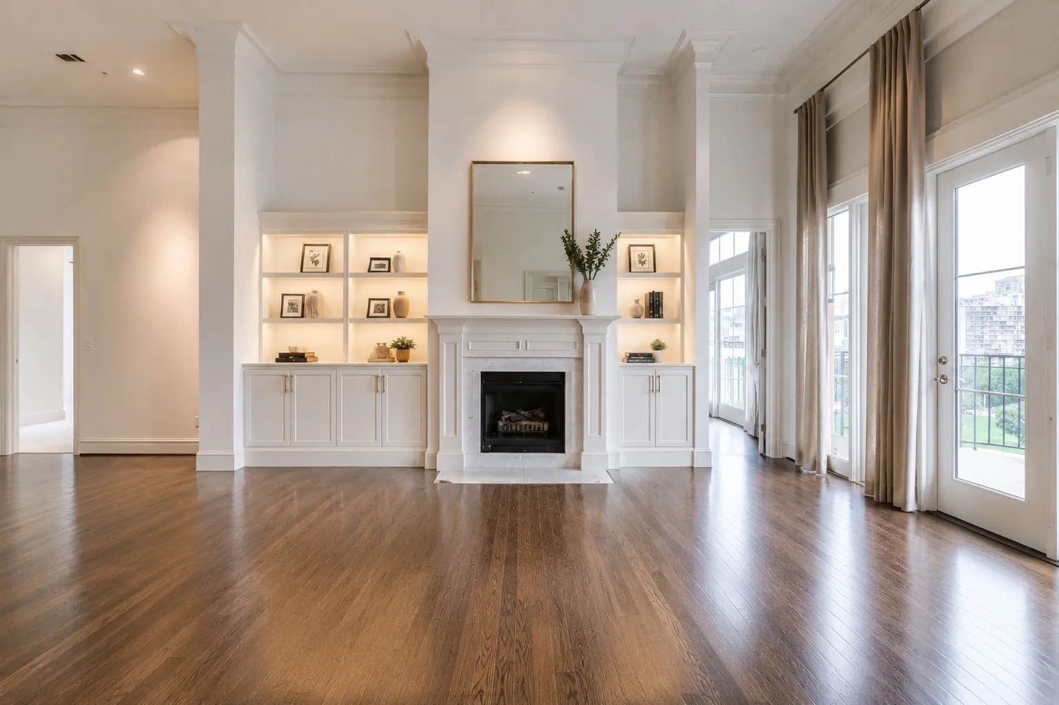 Condominium For Rent in Dallas County , 3535 Gillespie Street 604, Dallas, Texas 75219, 3 Bedroom, 4 Bathroom, 2 Garage spaces, 2,899 Sqft, built in 2000, Preowned, mls#21125051, Real Estate Agent in Dallas, Homes For Rent in Dallas county, Homes For Rent in Dallas, Realtor in Dallas Texas, Real Estate Brokerage Independent Realty Texas, Luminita Cordes Realtor