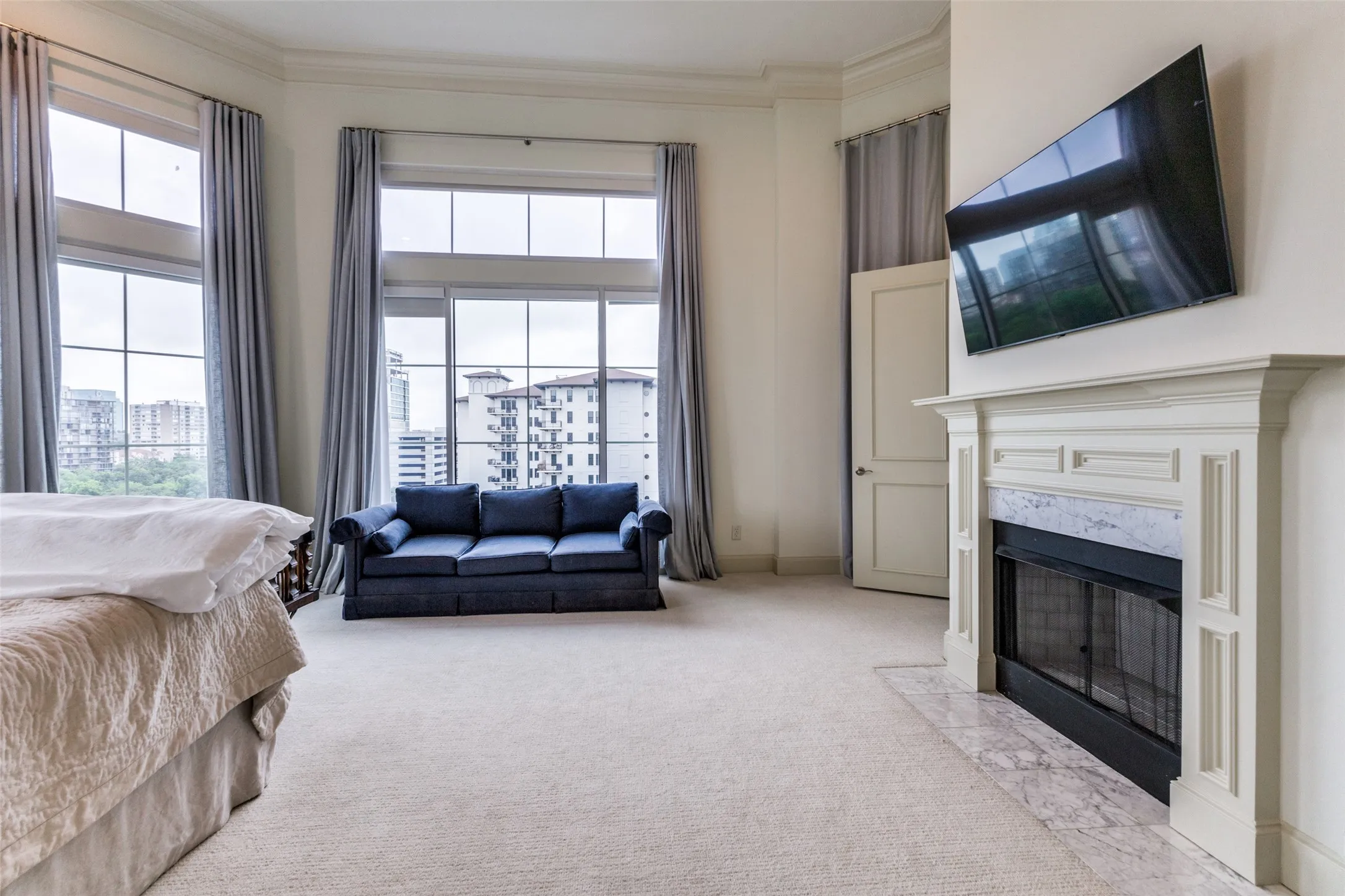 Condominium For Rent in Dallas County , 3535 Gillespie Street 604, Dallas, Texas 75219, 3 Bedroom, 4 Bathroom, 2 Garage spaces, 2,899 Sqft, built in 2000, Preowned, mls#21125051, Real Estate Agent in Dallas, Homes For Rent in Dallas county, Homes For Rent in Dallas, Realtor in Dallas Texas, Real Estate Brokerage Independent Realty Texas, Luminita Cordes Realtor