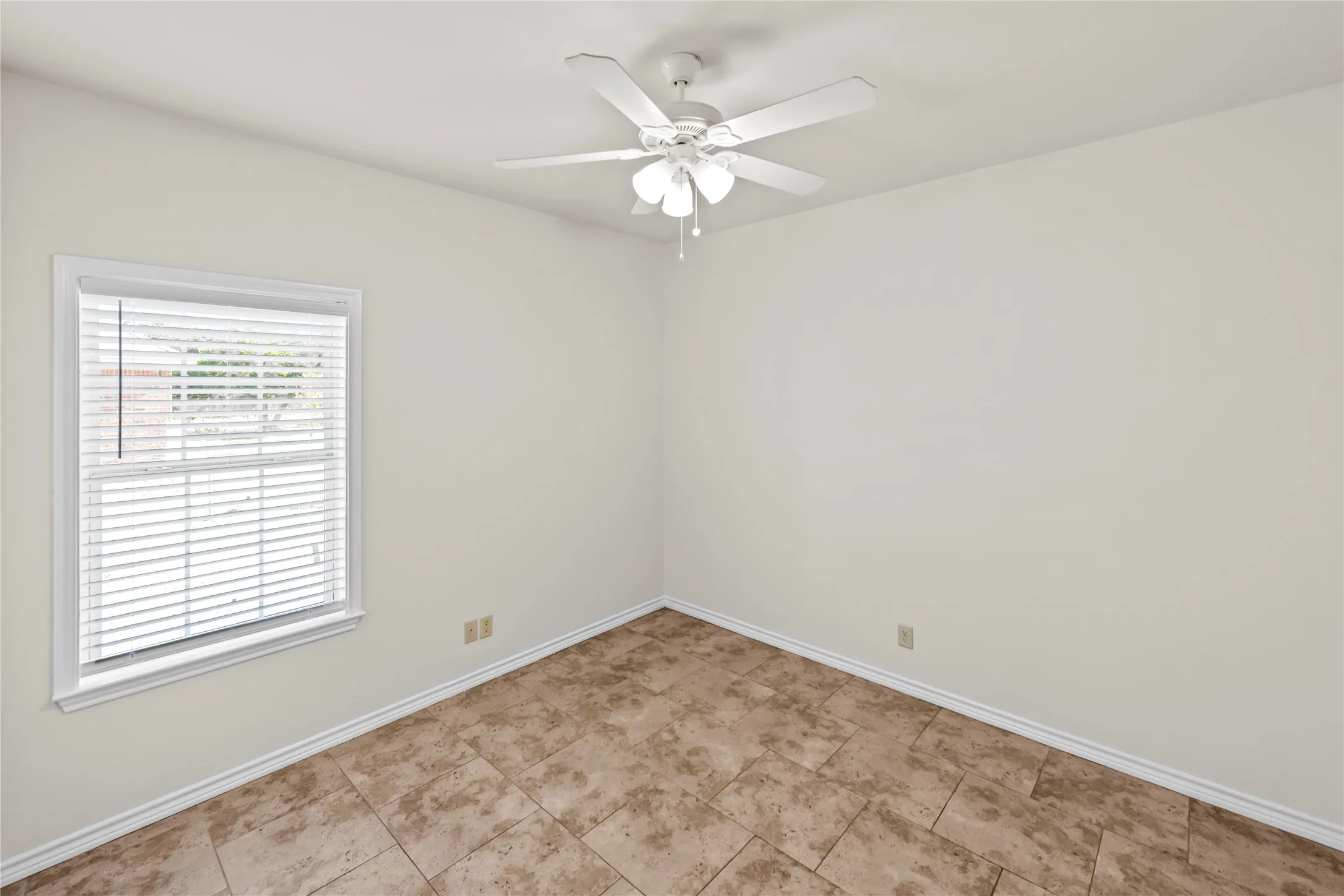 Duplex For Sale in Mc Lennan County , 195 ASHLAND Drive, Woodway, Texas 76712, 0, 0, 2 Garage spaces, 0 Sqft, built in 2014, Preowned, mls#21124778, Real Estate Agent in Woodway, Homes For Sale in Mc Lennan county, Homes For Sale in Woodway, Realtor in Woodway Texas, Real Estate Brokerage Independent Realty Texas, Luminita Cordes Realtor