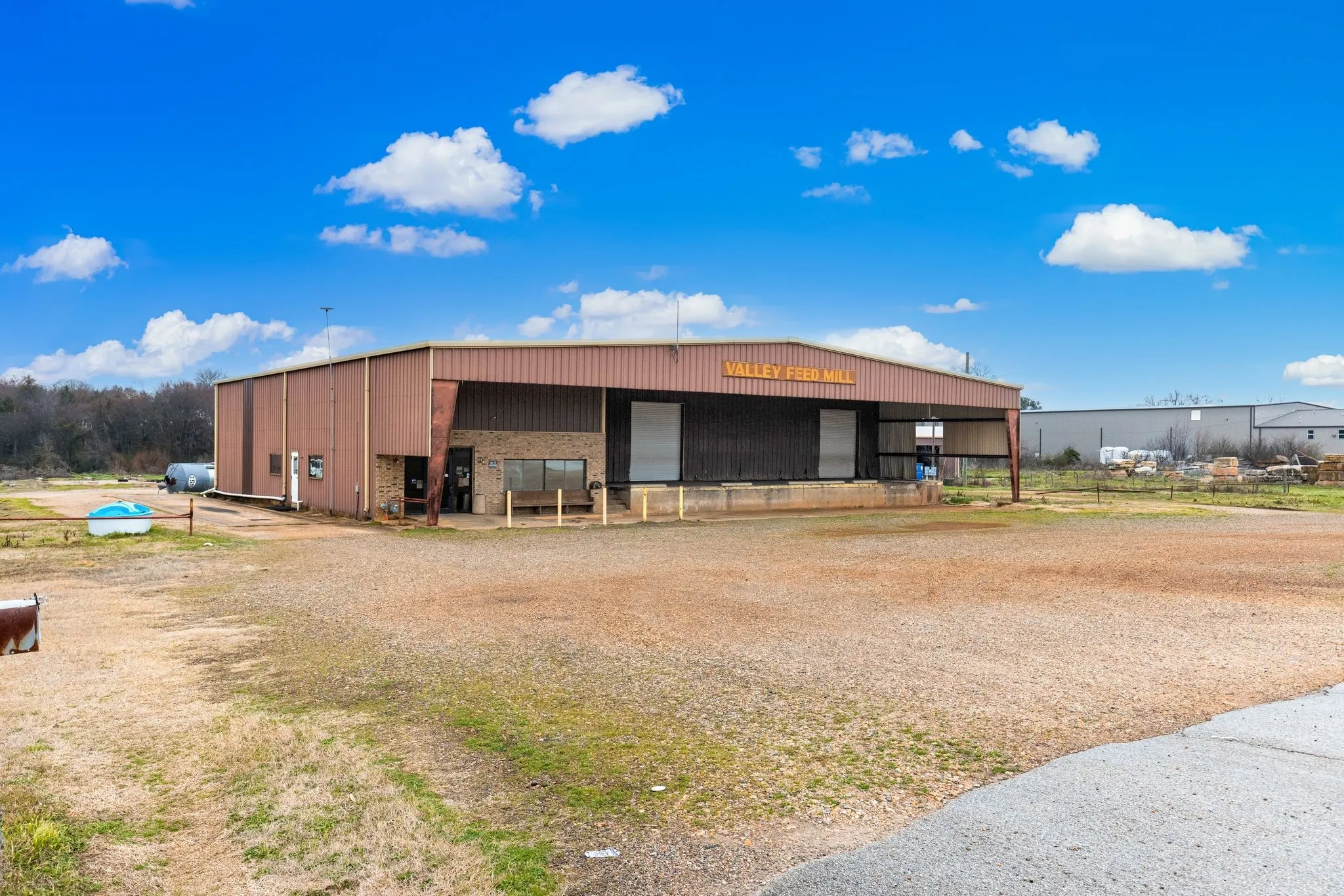Industrial For Sale in Wood County , 1211 E Coke RD Road, Winnsboro, Texas 75494, 0, 0, Garage spaces, 0 Sqft, built in 1989, Preowned, mls#21126244, Real Estate Agent in Winnsboro, Homes For Sale in Wood county, Homes For Sale in Winnsboro, Realtor in Winnsboro Texas, Real Estate Brokerage Independent Realty Texas, Luminita Cordes Realtor