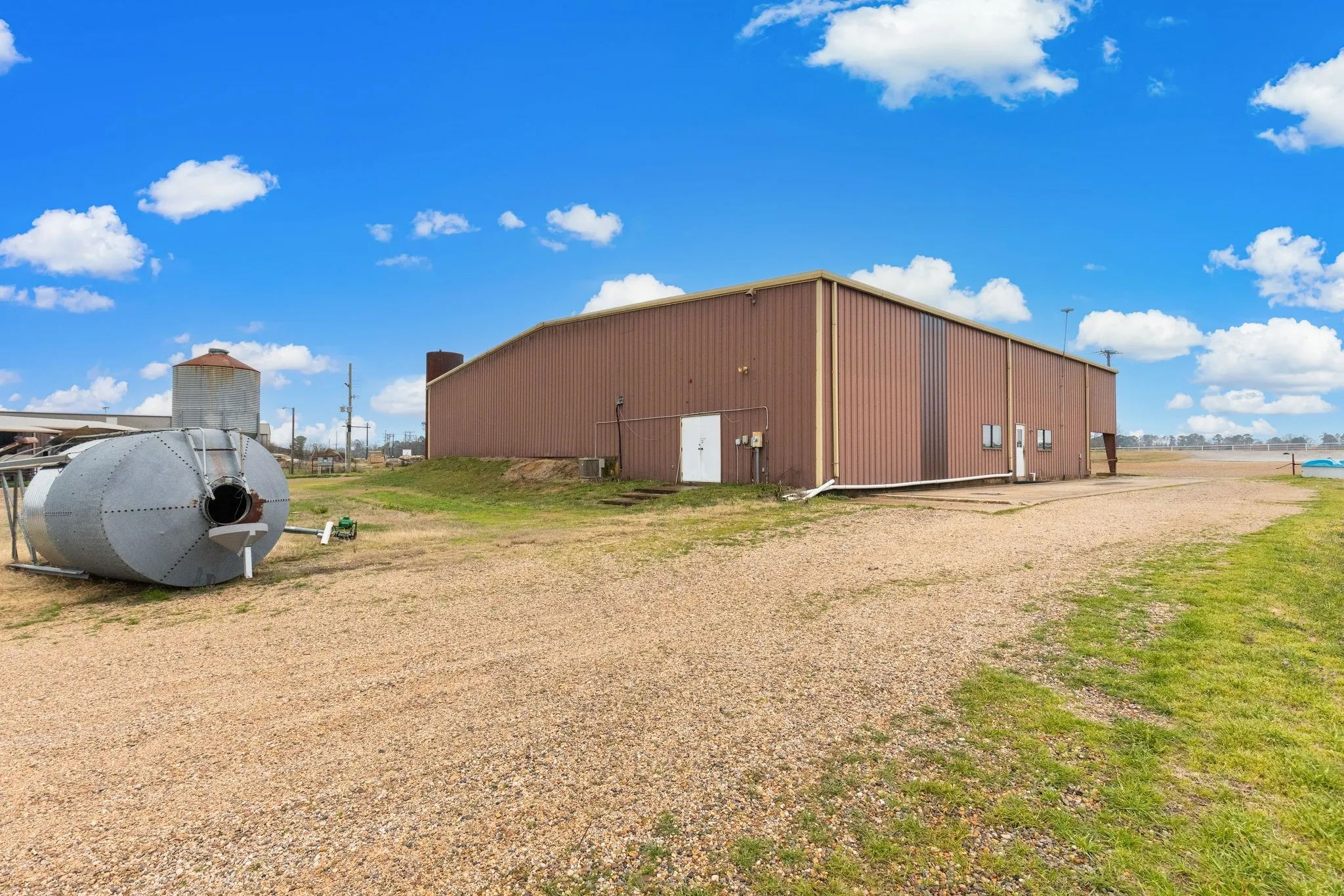 Industrial For Sale in Wood County , 1211 E Coke RD Road, Winnsboro, Texas 75494, 0, 0, Garage spaces, 0 Sqft, built in 1989, Preowned, mls#21126244, Real Estate Agent in Winnsboro, Homes For Sale in Wood county, Homes For Sale in Winnsboro, Realtor in Winnsboro Texas, Real Estate Brokerage Independent Realty Texas, Luminita Cordes Realtor