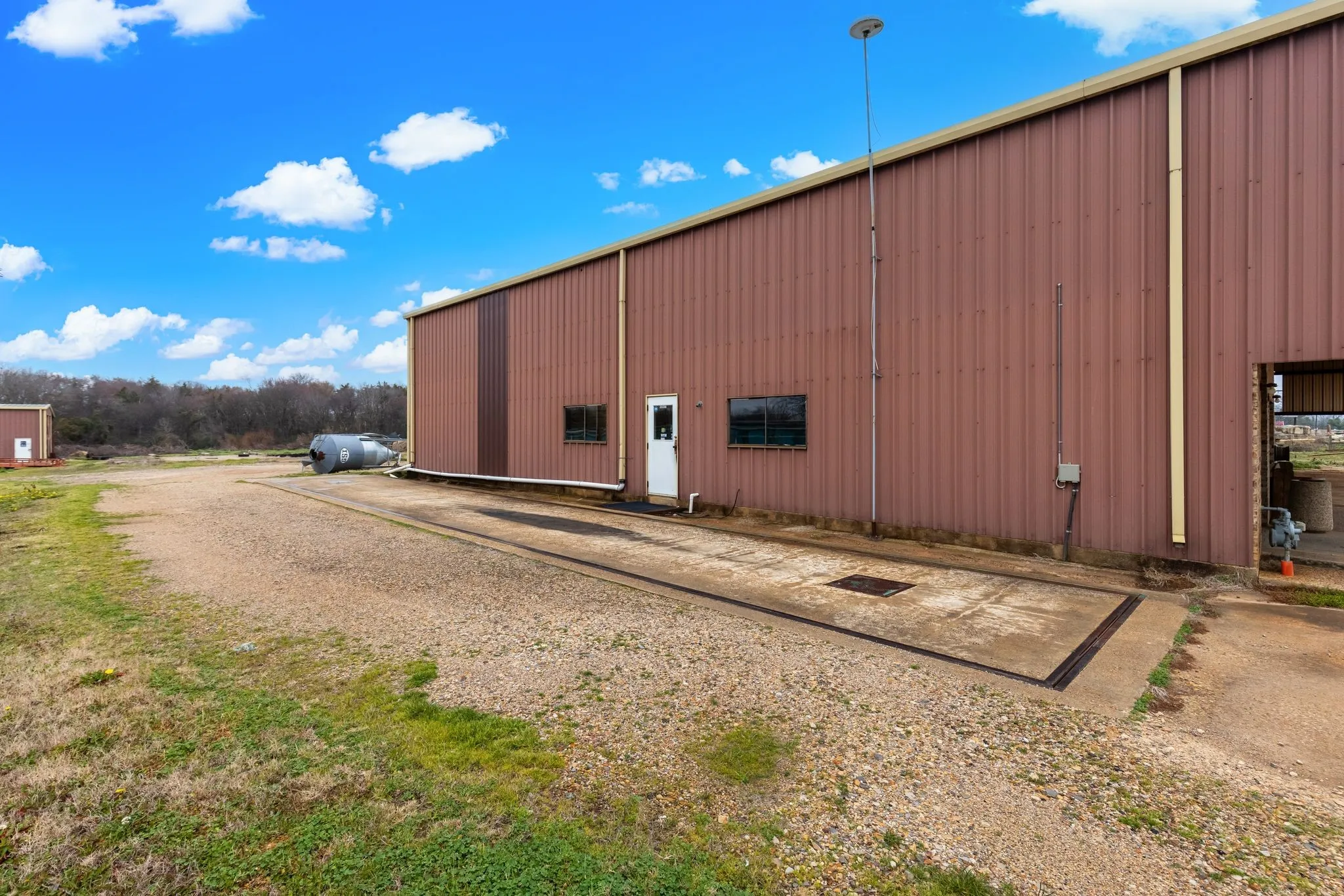 Industrial For Sale in Wood County , 1211 E Coke RD Road, Winnsboro, Texas 75494, 0, 0, Garage spaces, 0 Sqft, built in 1989, Preowned, mls#21126244, Real Estate Agent in Winnsboro, Homes For Sale in Wood county, Homes For Sale in Winnsboro, Realtor in Winnsboro Texas, Real Estate Brokerage Independent Realty Texas, Luminita Cordes Realtor