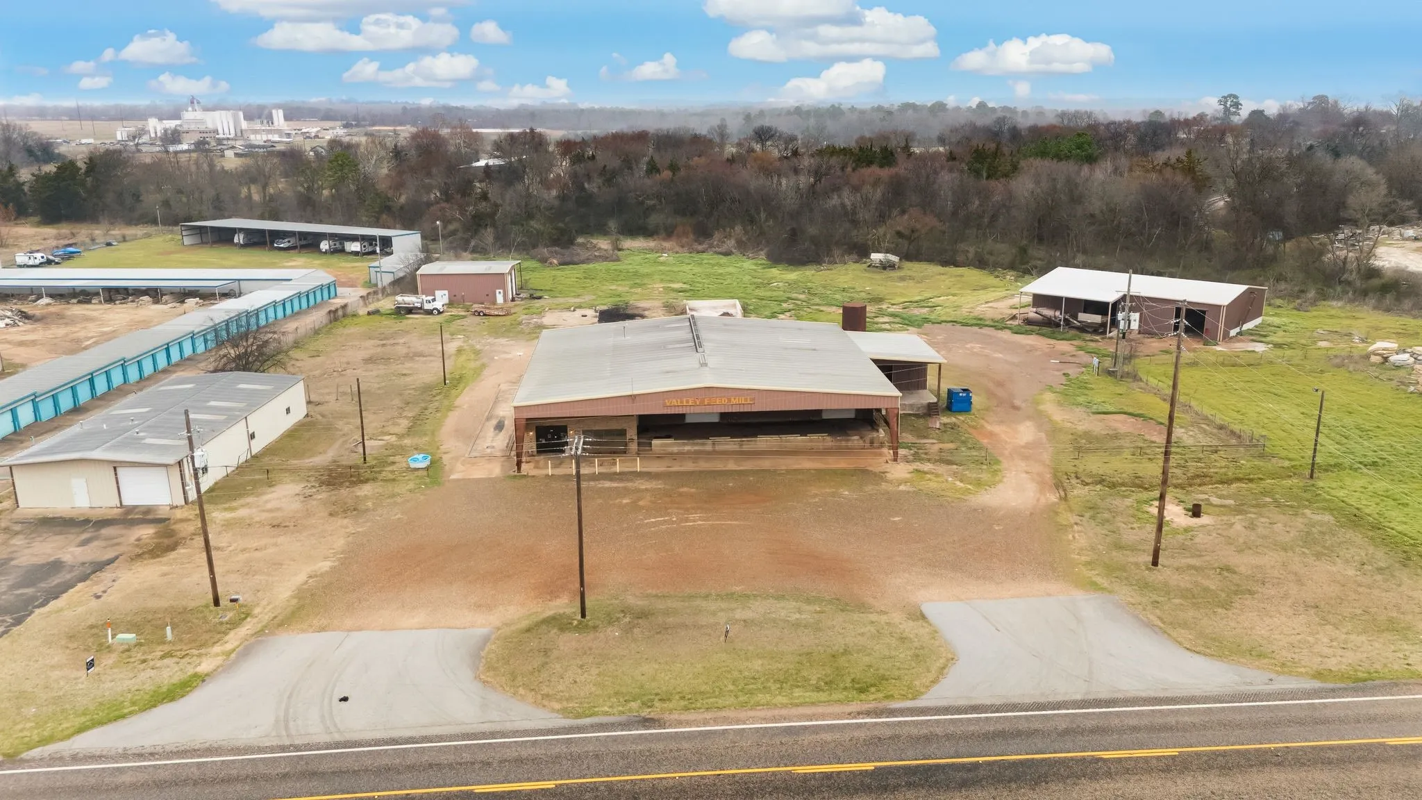 Industrial For Sale in Wood County , 1211 E Coke RD Road, Winnsboro, Texas 75494, 0, 0, Garage spaces, 0 Sqft, built in 1989, Preowned, mls#21126244, Real Estate Agent in Winnsboro, Homes For Sale in Wood county, Homes For Sale in Winnsboro, Realtor in Winnsboro Texas, Real Estate Brokerage Independent Realty Texas, Luminita Cordes Realtor